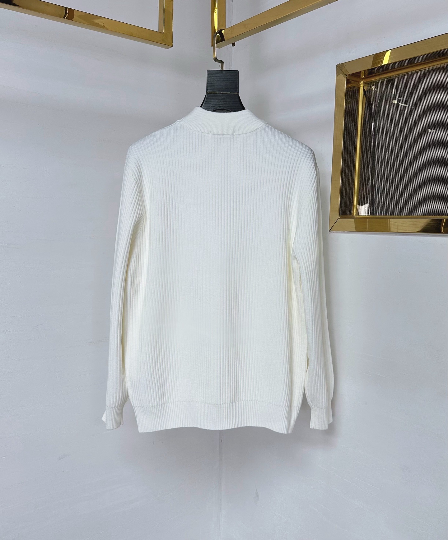 H 2025SS秋冬新款毛衣，专柜同步发售，采用羊毛混纺针织衫毛衣，经典橙色H马车logo，五金logo