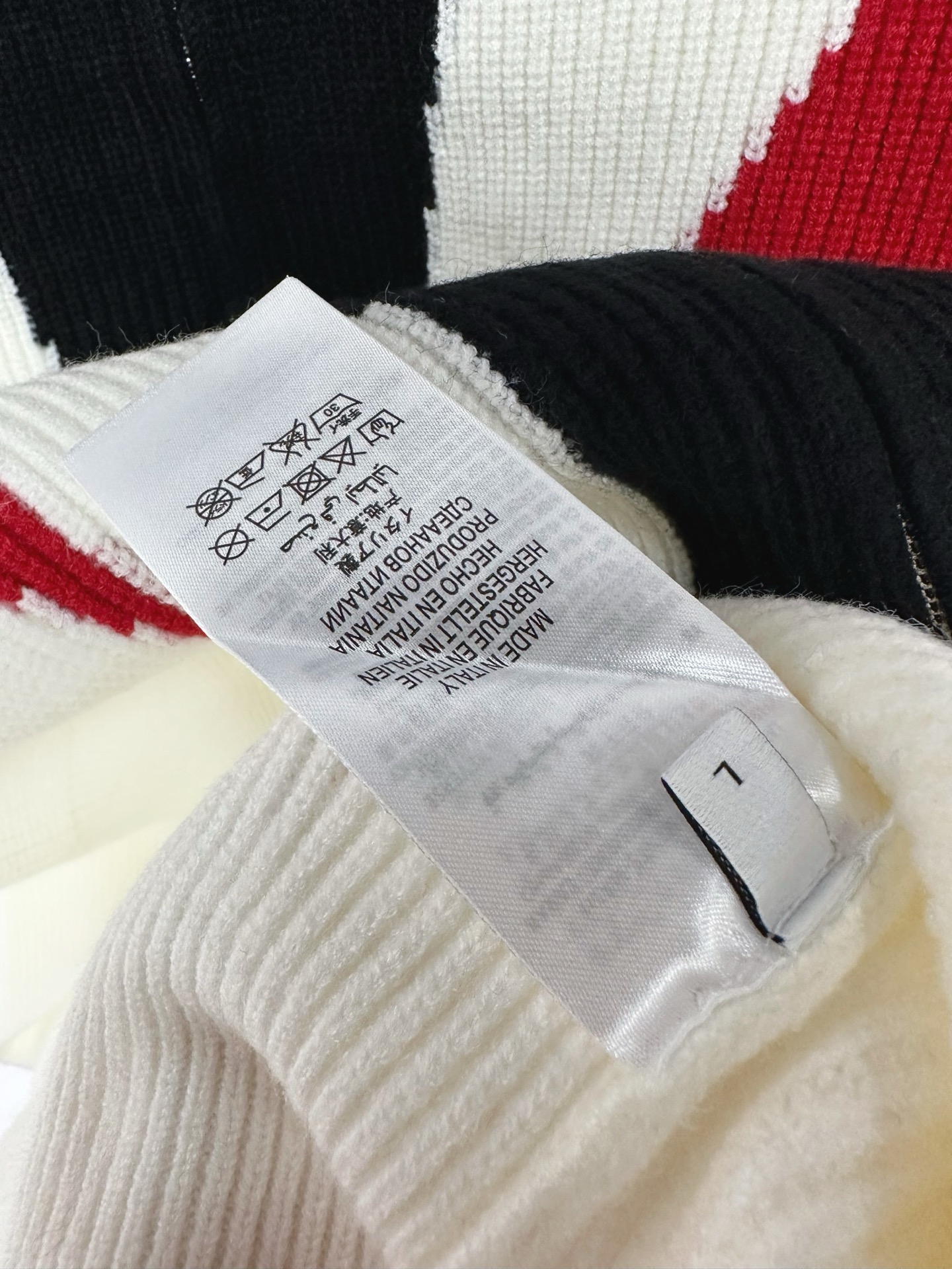 MON 2025Ss秋冬新款男女同款高克重针织开衫，配色标识条纹工艺设计！钩织标识条纹修饰，设计经典配色