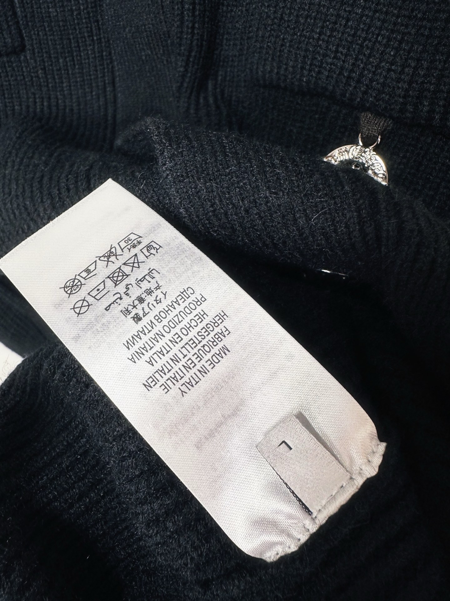 CH 2025Ss秋冬新款男女同款高克重针织开衫，配色标识条纹工艺设计！钩织标识条纹修饰，设计经典配色钩