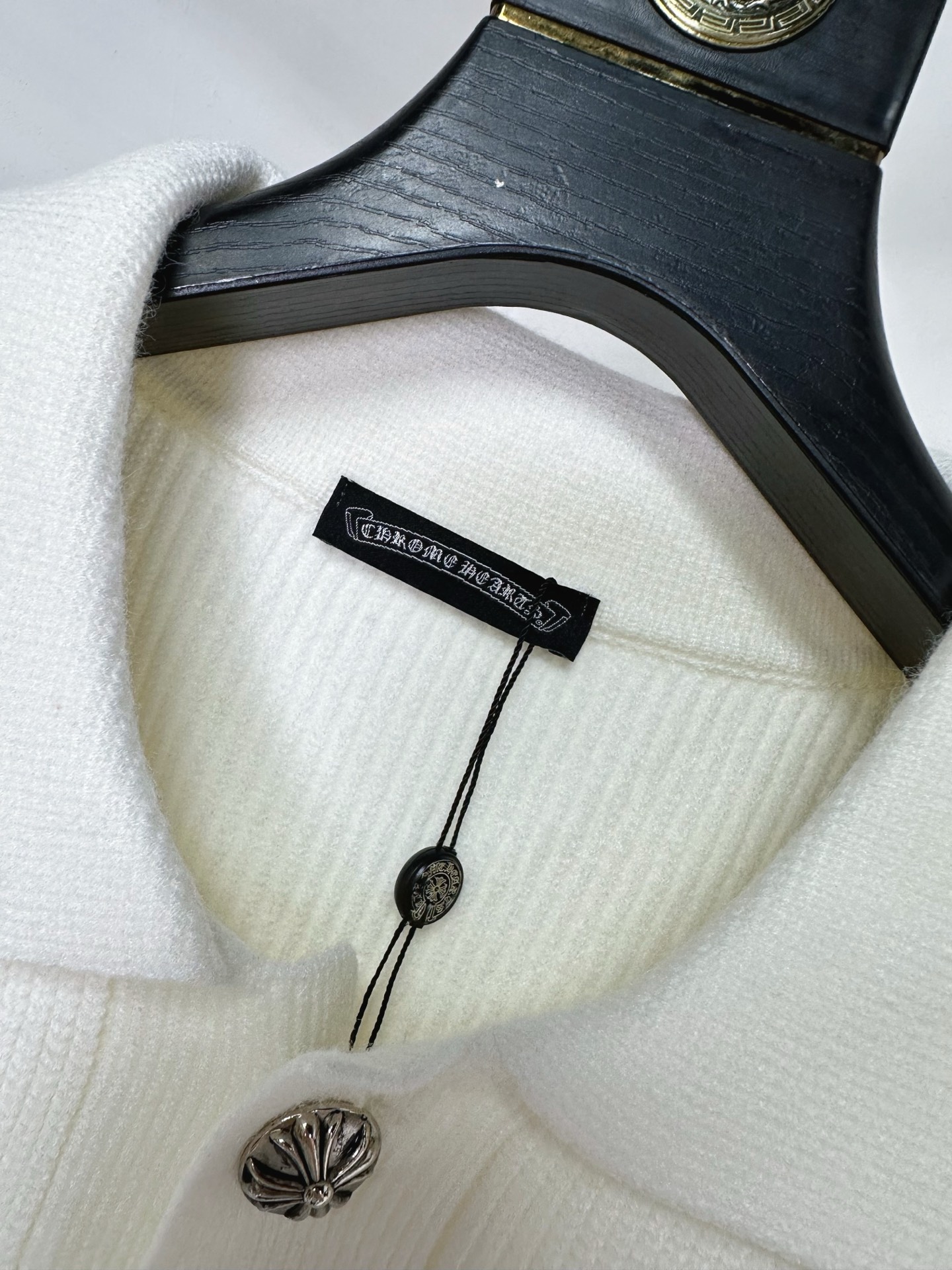 CH 2025Ss秋冬新款男女同款高克重针织开衫，配色标识条纹工艺设计！钩织标识条纹修饰，设计经典配色钩