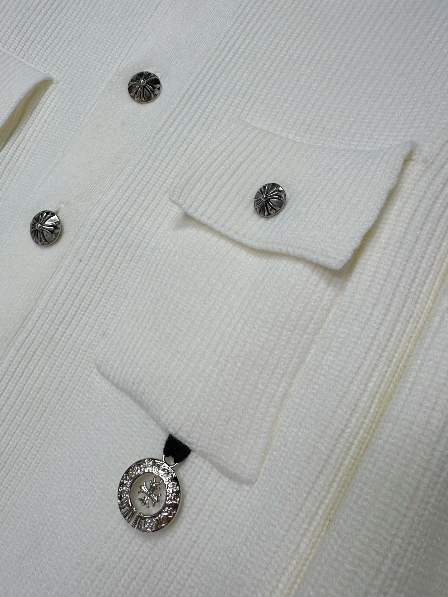 CH 2025Ss秋冬新款男女同款高克重针织开衫，配色标识条纹工艺设计！钩织标识条纹修饰，设计经典配色钩