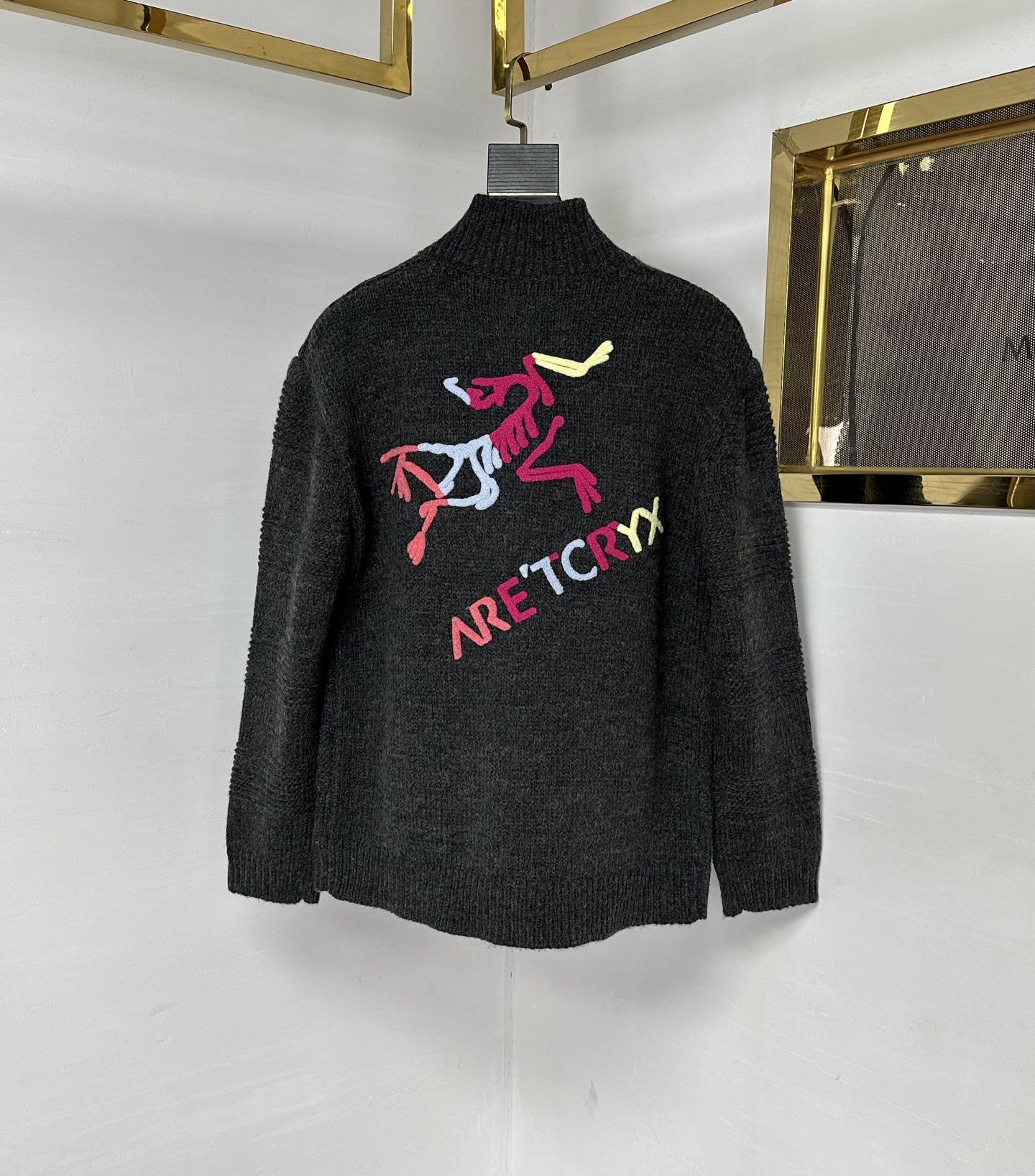 ARC 2025Ss秋冬新款男女同款高克重针织开衫，配色标识条纹工艺设计！钩织标识条纹修饰，设计经典配色