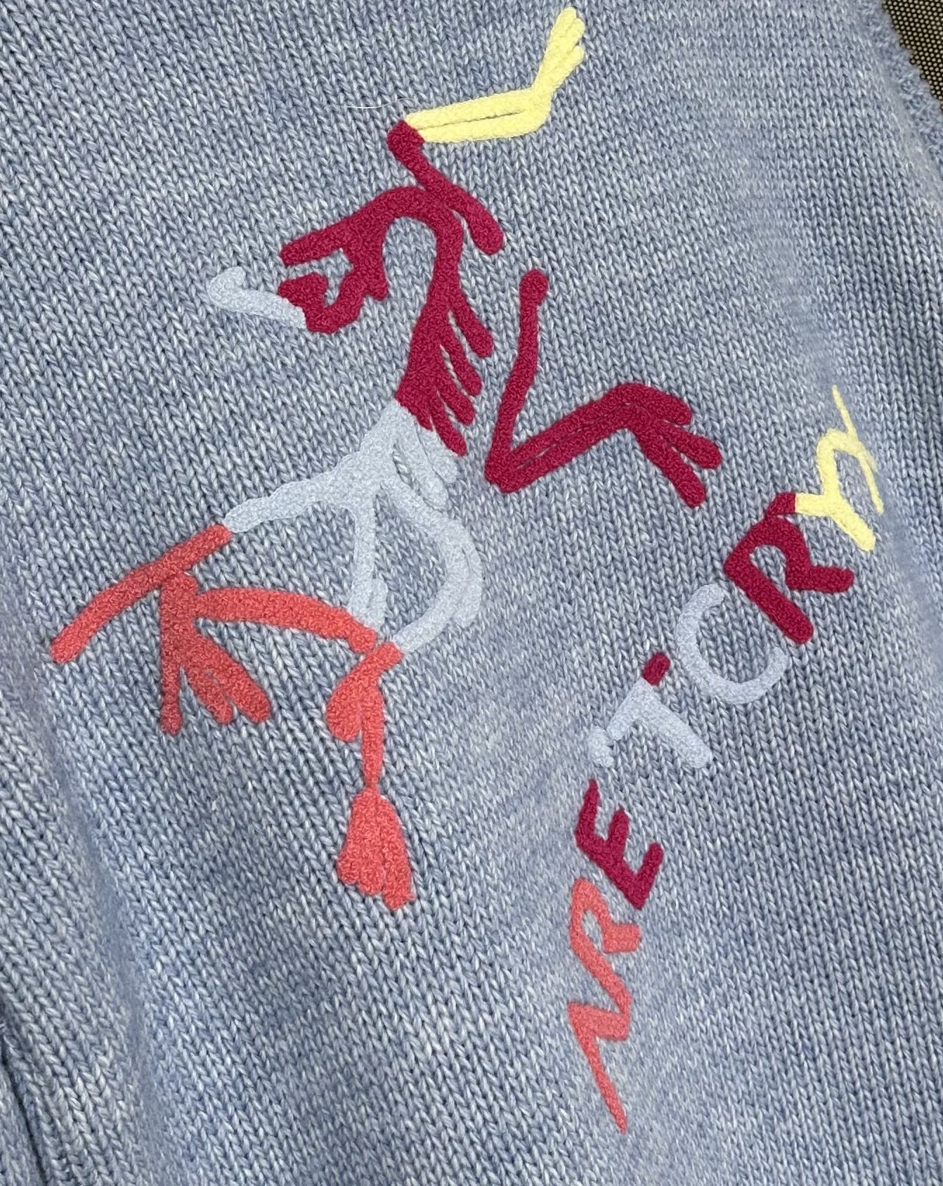 ARC 2025Ss秋冬新款男女同款高克重针织开衫，配色标识条纹工艺设计！钩织标识条纹修饰，设计经典配色