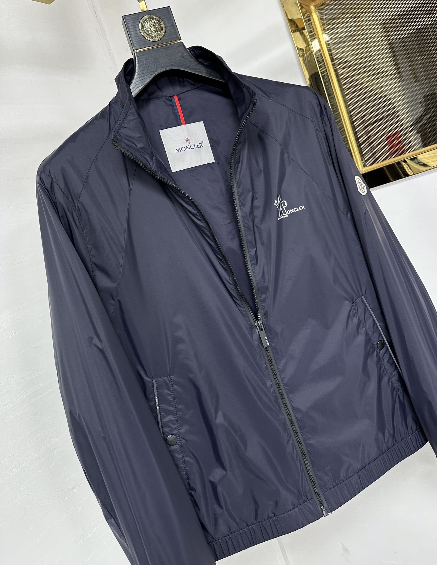 MON 2025秋冬新款🆕薄棉夹克 原版1:1订制五金配件全进口原版定制 欢迎专柜对比 超柔软 超级重工