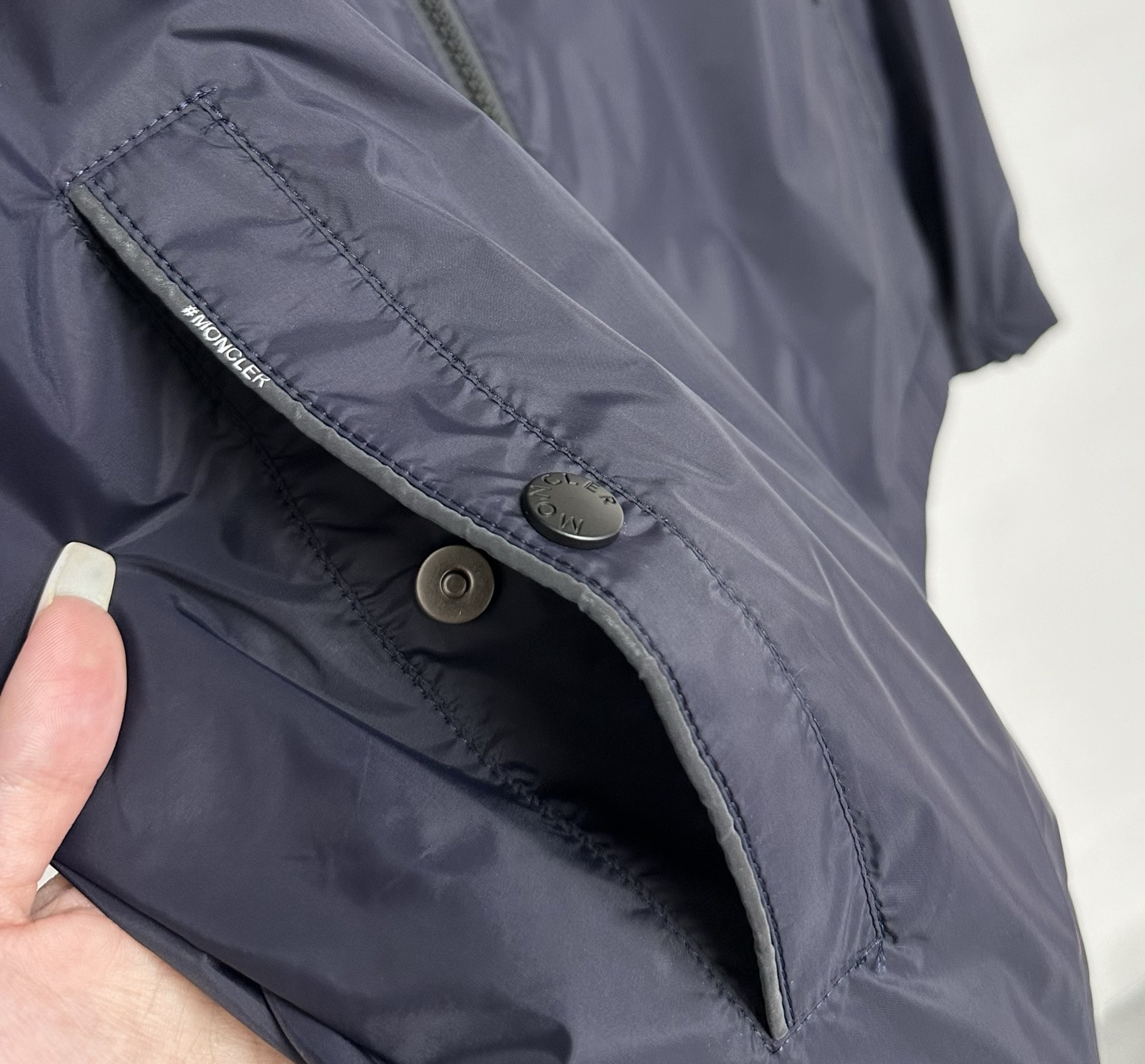MON 2025秋冬新款🆕薄棉夹克 原版1:1订制五金配件全进口原版定制 欢迎专柜对比 超柔软 超级重工