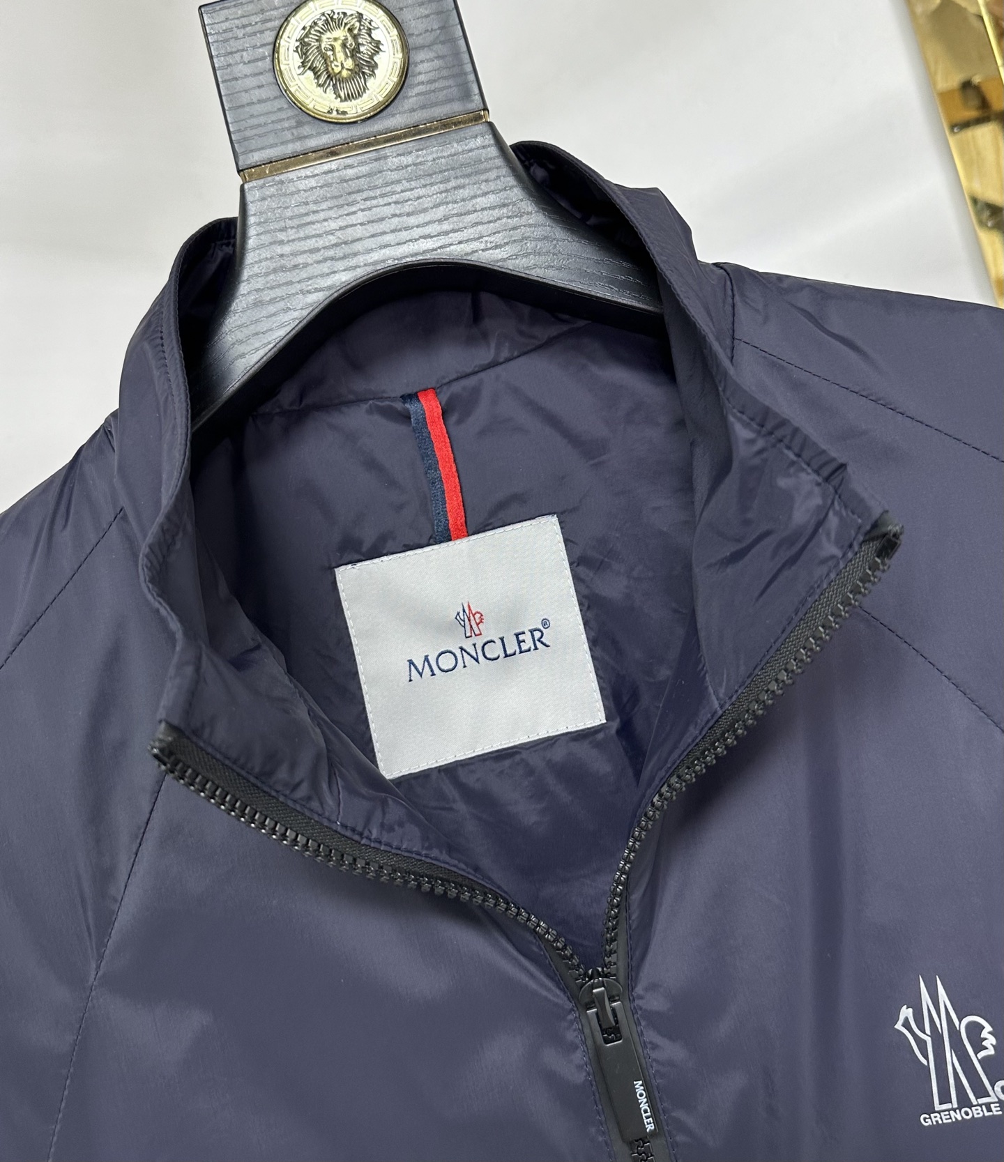 MON 2025秋冬新款🆕薄棉夹克 原版1:1订制五金配件全进口原版定制 欢迎专柜对比 超柔软 超级重工