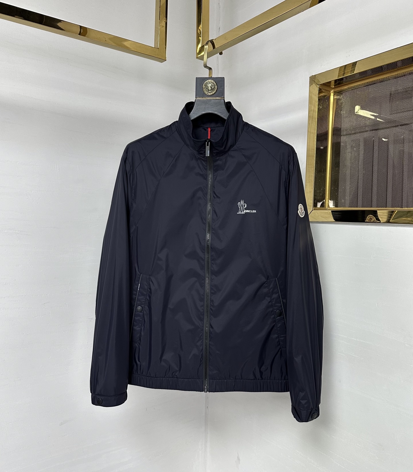 MON 2025秋冬新款🆕薄棉夹克 原版1:1订制五金配件全进口原版定制 欢迎专柜对比 超柔软 超级重工