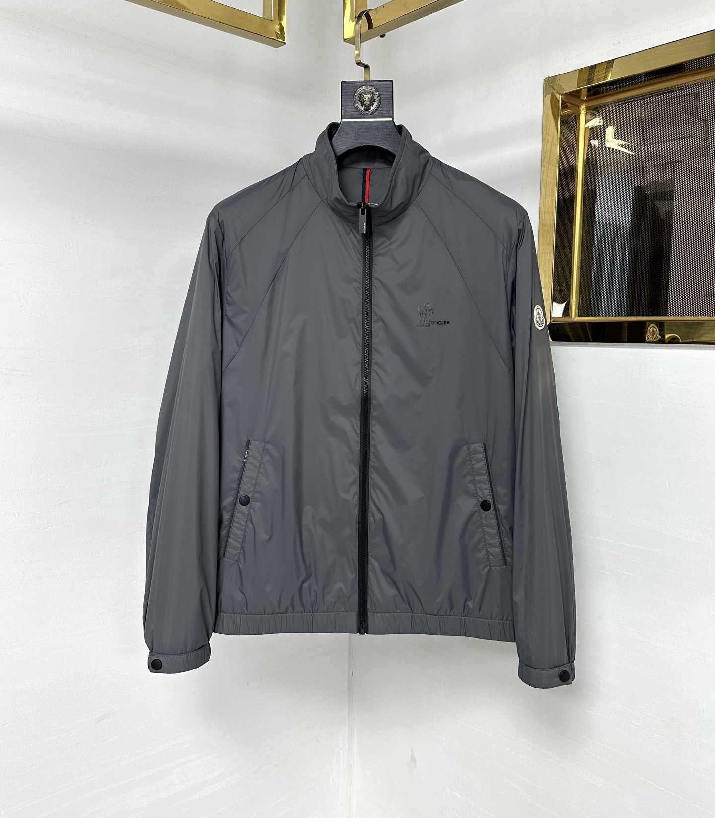 MON 2025秋冬新款🆕薄棉夹克 原版1:1订制五金配件全进口原版定制 欢迎专柜对比 超柔软 超级重工