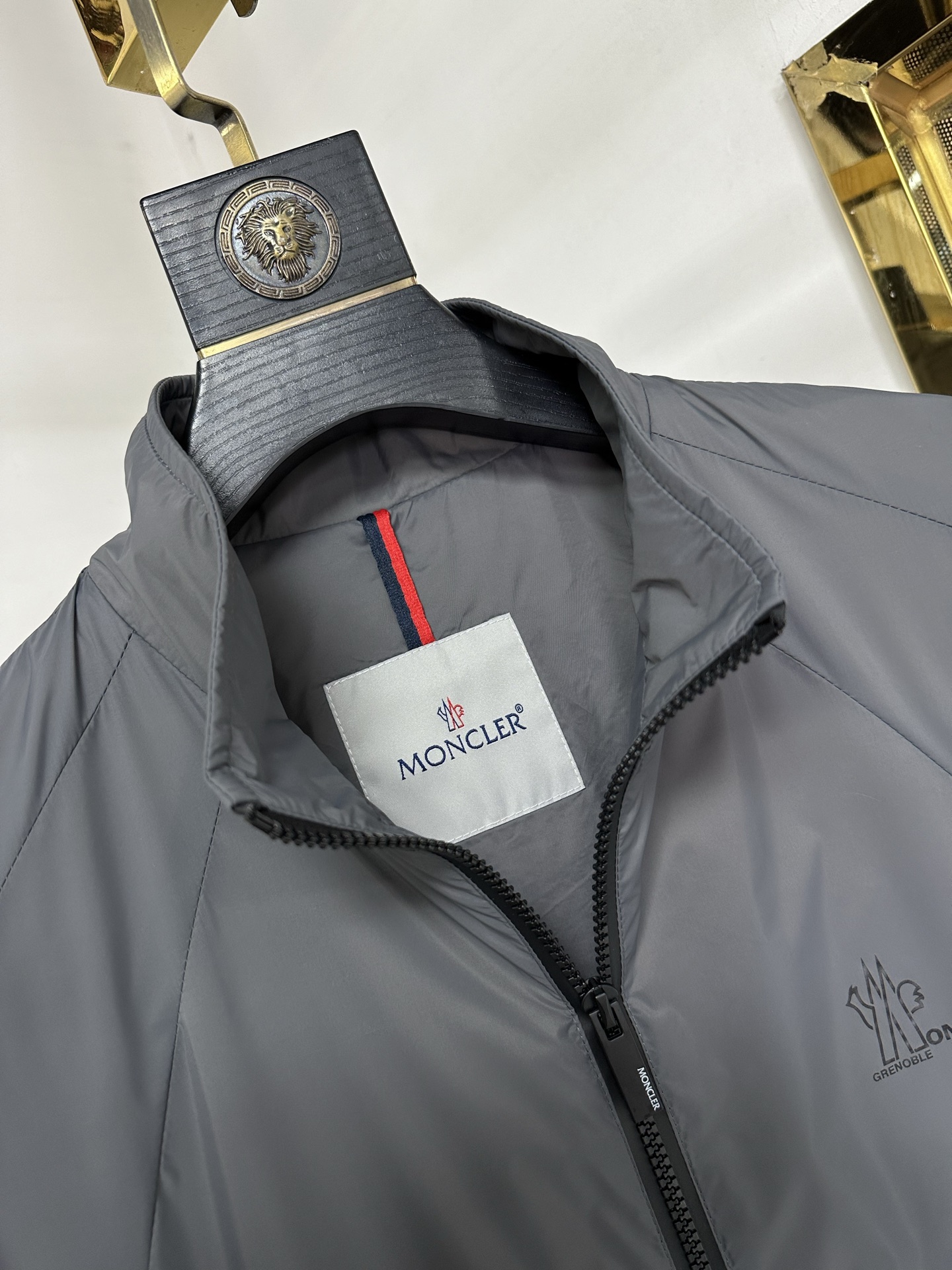 MON 2025秋冬新款🆕薄棉夹克 原版1:1订制五金配件全进口原版定制 欢迎专柜对比 超柔软 超级重工