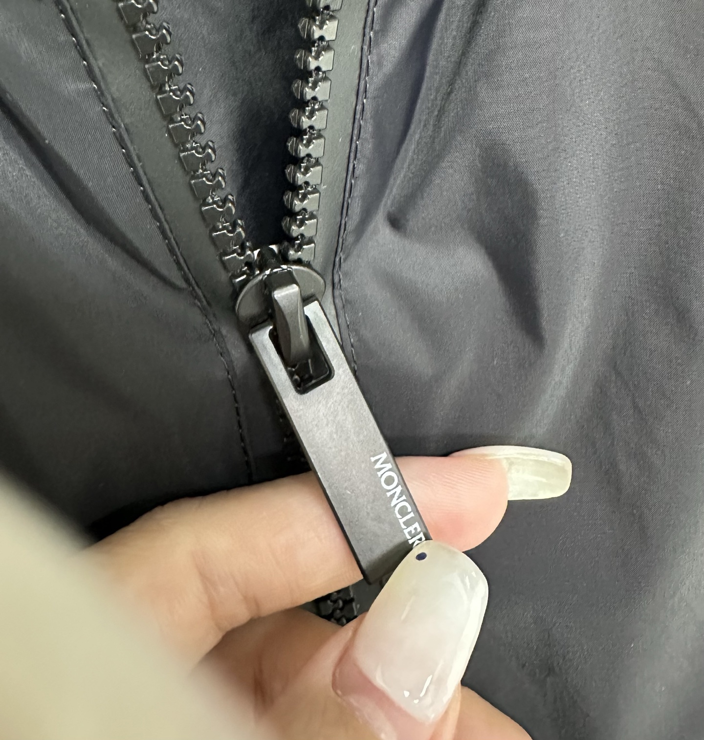 MON 2025秋冬新款🆕薄棉夹克 原版1:1订制五金配件全进口原版定制 欢迎专柜对比 超柔软 超级重工