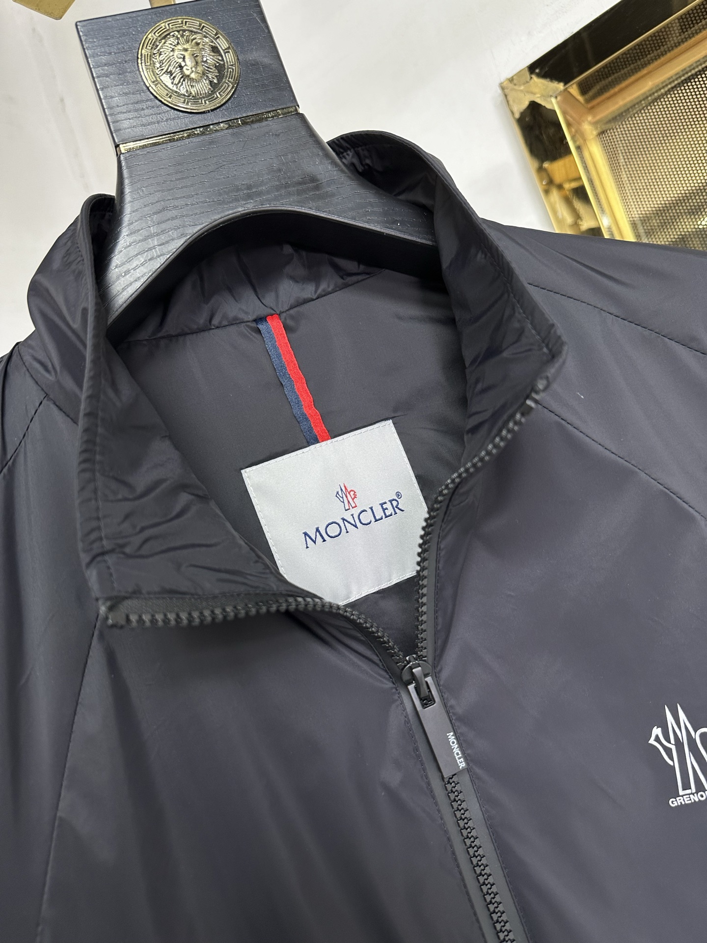 MON 2025秋冬新款🆕薄棉夹克 原版1:1订制五金配件全进口原版定制 欢迎专柜对比 超柔软 超级重工