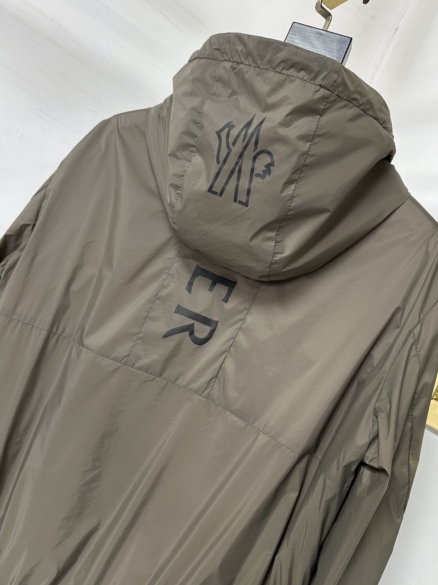 MON 2025秋冬新款🆕薄棉夹克 原版1:1订制五金配件全进口原版定制 欢迎专柜对比 超柔软 超级重工