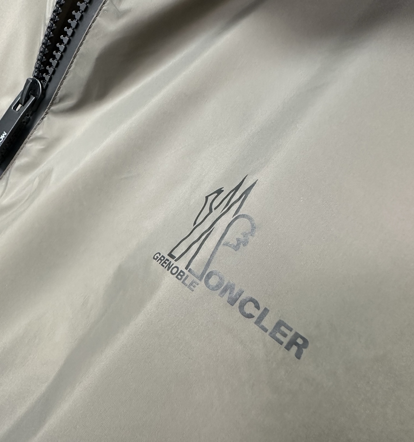 MON 2025秋冬新款🆕薄棉夹克 原版1:1订制五金配件全进口原版定制 欢迎专柜对比 超柔软 超级重工