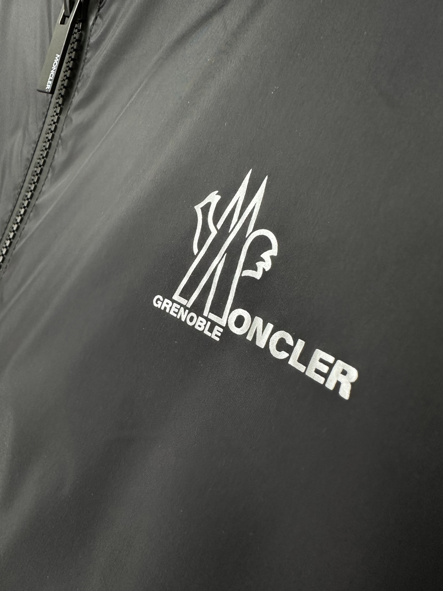 MON 2025秋冬新款🆕薄棉夹克 原版1:1订制五金配件全进口原版定制 欢迎专柜对比 超柔软 超级重工