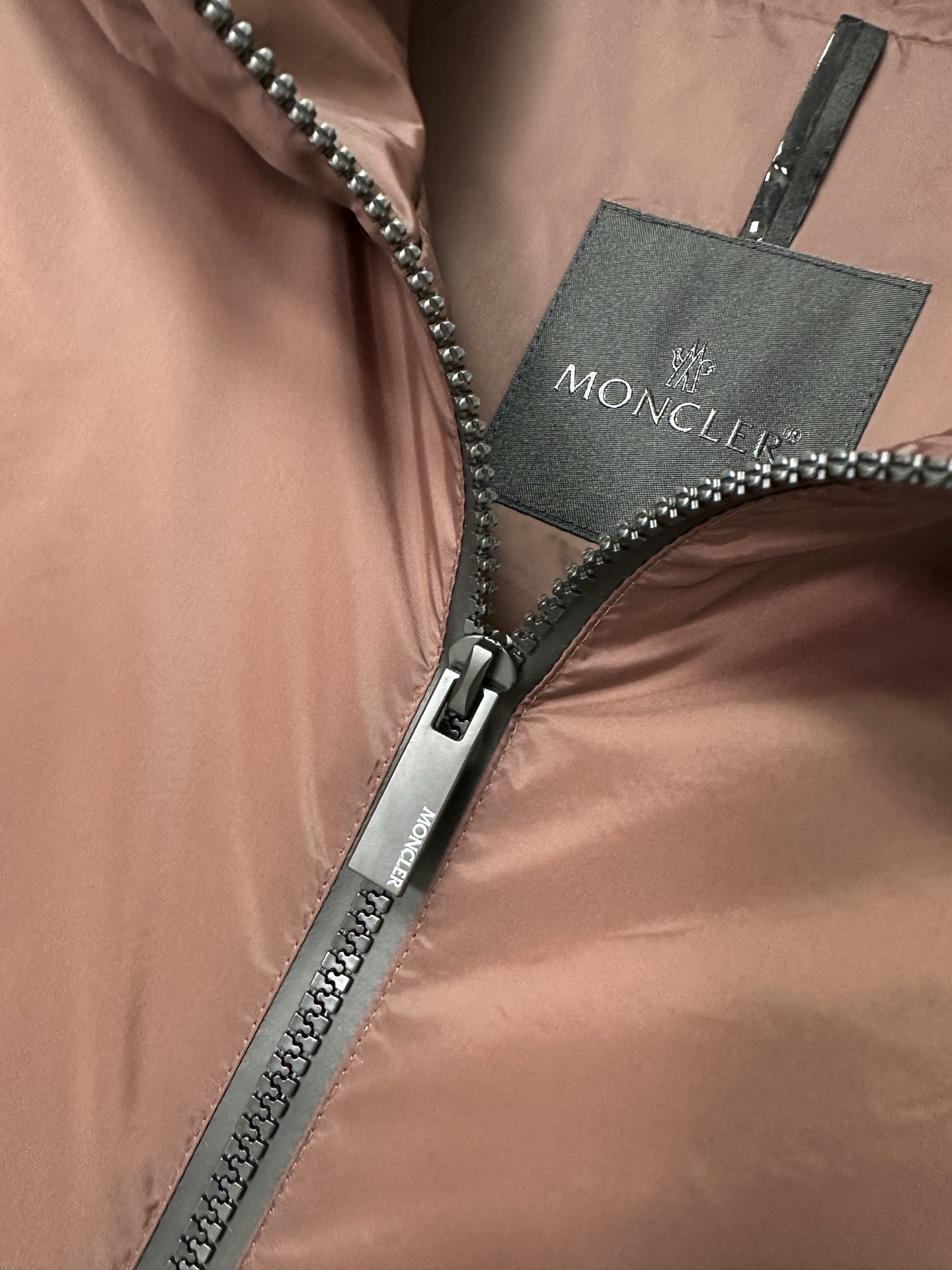 MON 2025秋冬新款🆕薄棉夹克 原版1:1订制五金配件全进口原版定制 欢迎专柜对比 超柔软 超级重工