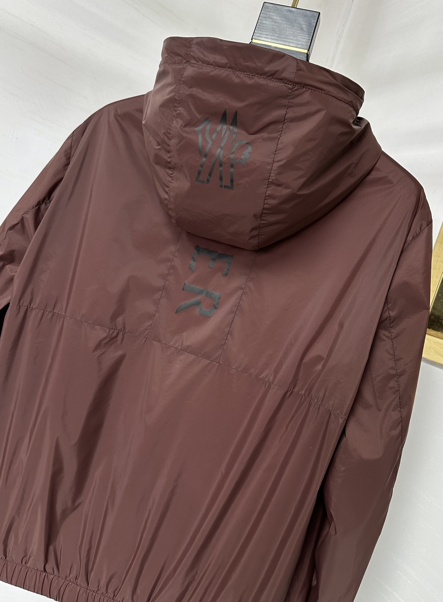 MON 2025秋冬新款🆕薄棉夹克 原版1:1订制五金配件全进口原版定制 欢迎专柜对比 超柔软 超级重工