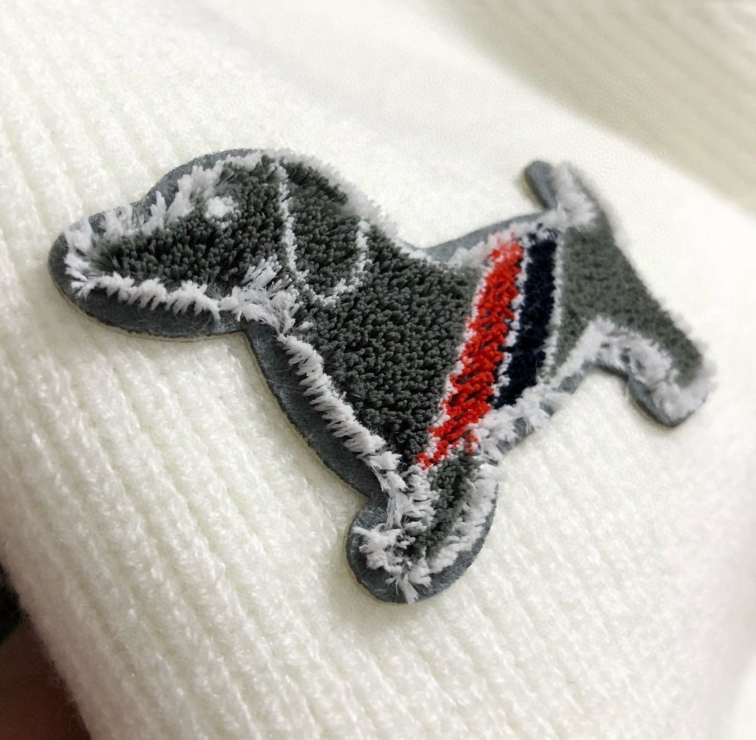 TB 25秋冬顶级版灰白拼色插肩袖双杆提花小狗牙刷绣男女同款纯棉圆领羊毛衫，专柜一摸一样打造顶级款，时尚