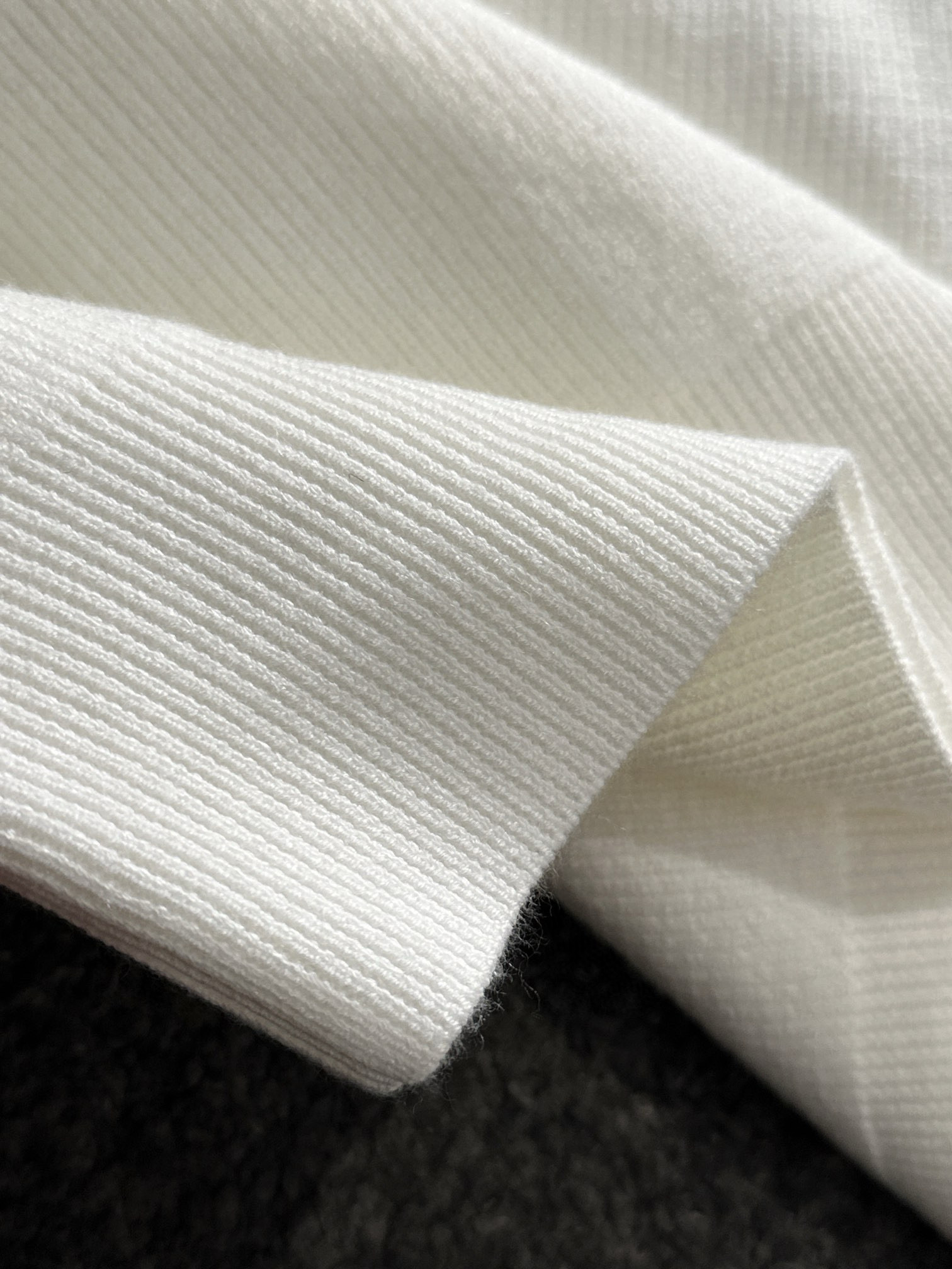 TB 25秋冬顶级版灰白拼色插肩袖双杆提花小狗牙刷绣男女同款纯棉圆领羊毛衫，专柜一摸一样打造顶级款，时尚