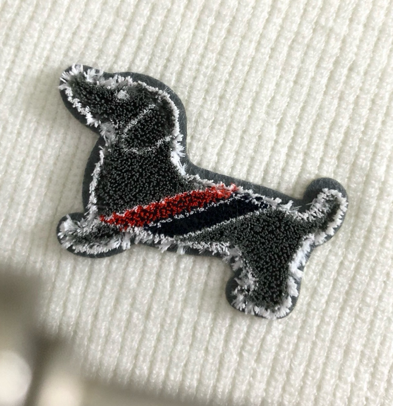 TB 25秋冬顶级版灰白拼色插肩袖双杆提花小狗牙刷绣男女同款纯棉圆领羊毛衫，专柜一摸一样打造顶级款，时尚