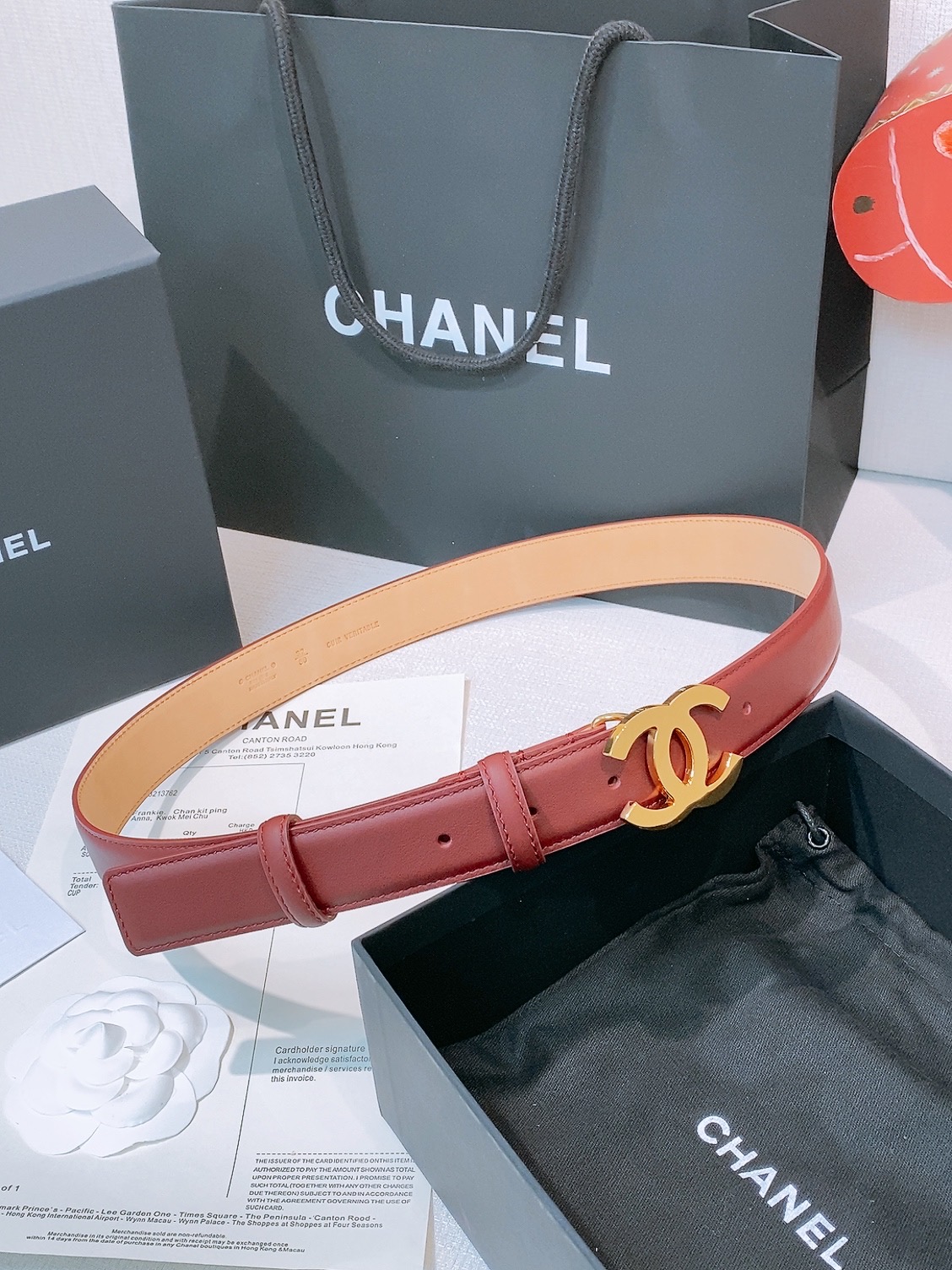NO:820824,Leather chanel Xiangjia women's belt Xiangjia's new women's belt, versatile goddess accessories, letter CC buckle, brass gold metal, durable and non-fading, the belt is made of patent leather crocodile pattern calfskin, tree paste cowhide bottom, the leather is soft and delicate, feels good, and the details are in place. Width 3.0cm, belt, chanel, chanel, cowhide19860909皮chanel 香家女士腰带 香家新款女士皮带,百搭女神配饰,字母CC扣,黄铜金色金属,耐用不掉色,带身采用漆皮面鳄鱼纹小牛皮,树膏牛皮底 皮质柔软 细腻,手感好,细节都很到位. 宽度3.0cm,皮带,chanel,chanel,cowhide,Belt