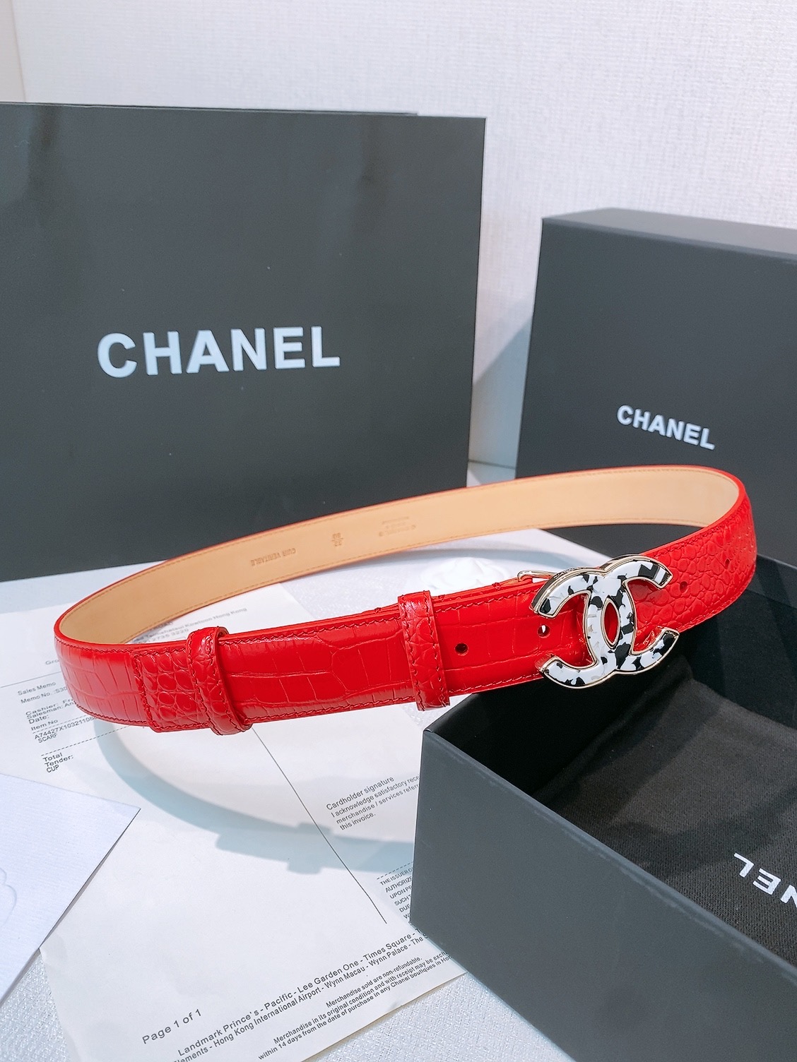 Chanel 宽度：𝟯 𝟬𝗰𝗺 香奈儿 CHANEL « 配全套 原包装 » 𝟐𝟔新款认图最新钢印 进口 小牛皮鳄鱼纹/+纯铜扣 开模对版正货钢印 细节完美一致