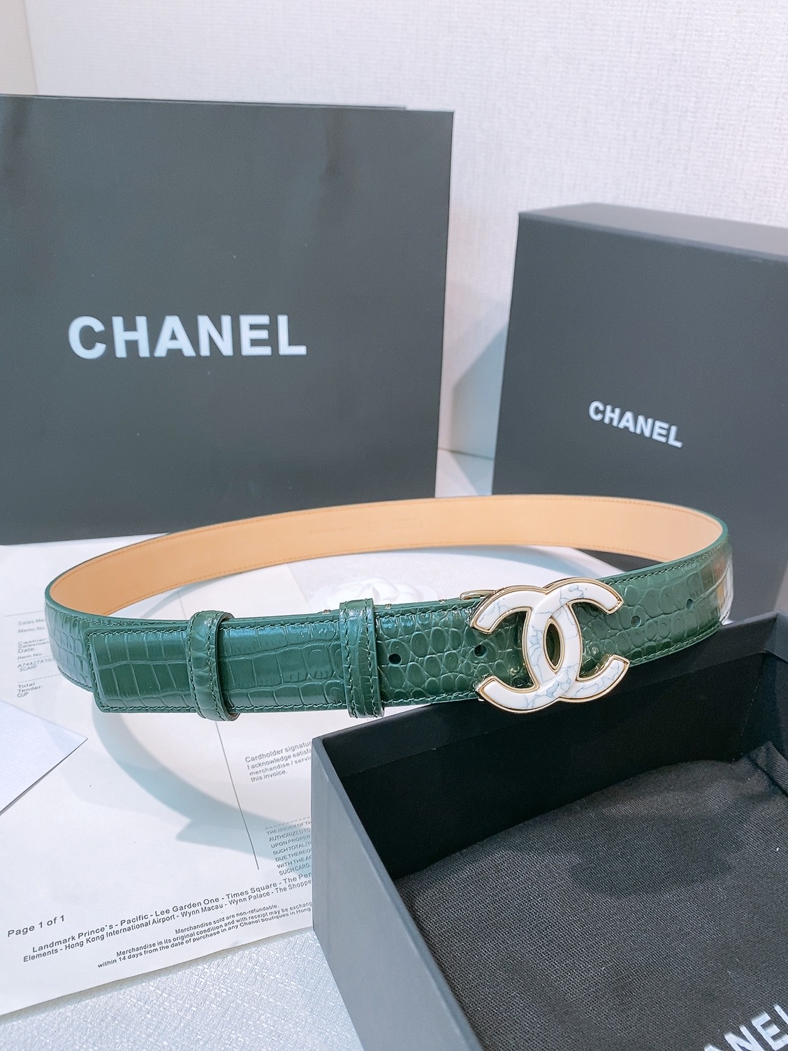 Chanel 宽度：𝟯 𝟬𝗰𝗺 香奈儿 CHANEL « 配全套 原包装 » 𝟐𝟔新款认图最新钢印 进口 小牛皮鳄鱼纹/+纯铜扣 开模对版正货钢印 细节完美一致