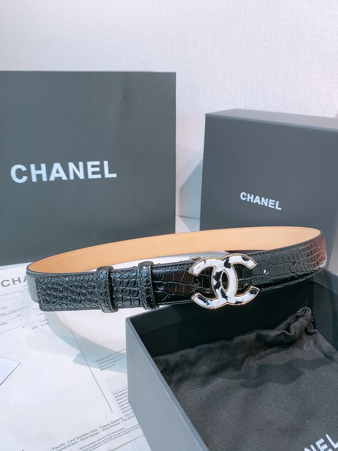 Chanel 宽度：𝟯 𝟬𝗰𝗺 香奈儿 CHANEL « 配全套 原包装 » 𝟐𝟔新款认图最新钢印 进口 小牛皮鳄鱼纹/+纯铜扣 开模对版正货钢印 细节完美一致