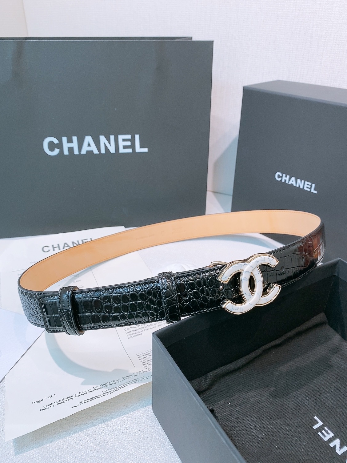 Chanel 宽度：𝟯 𝟬𝗰𝗺 香奈儿 CHANEL « 配全套 原包装 » 𝟐𝟔新款认图最新钢印 进口 小牛皮鳄鱼纹/+纯铜扣 开模对版正货钢印 细节完美一致