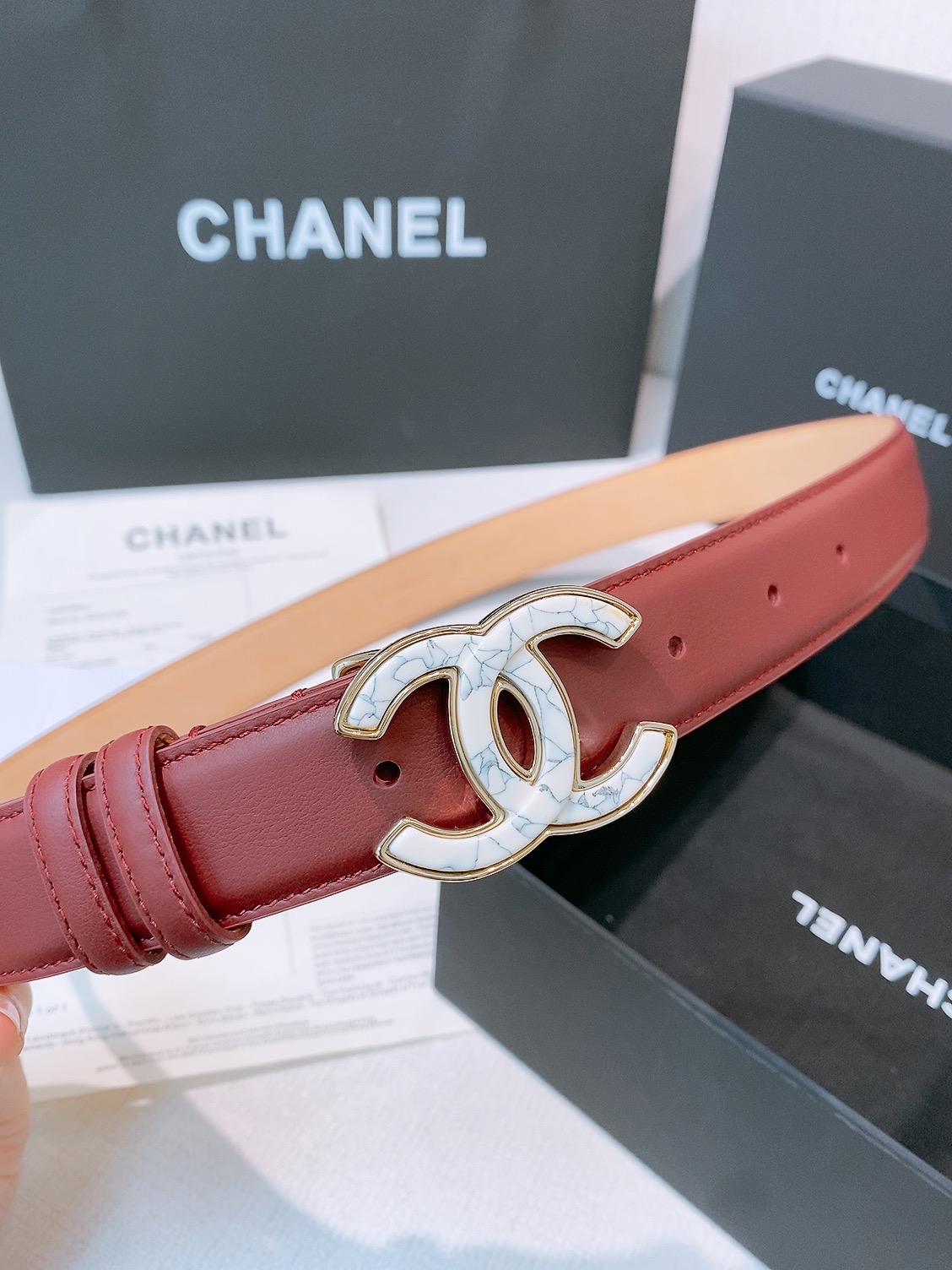 Chanel 宽度：𝟯 𝟬𝗰𝗺 香奈儿 CHANEL « 配全套 原包装 » 𝟐𝟔新款认图最新钢印 进口 小牛皮鳄鱼纹/+纯铜扣 开模对版正货钢印 细节完美一致