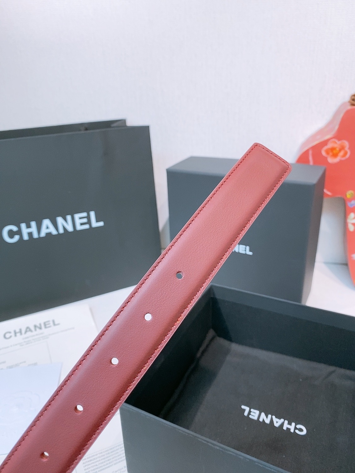 Chanel 宽度：𝟯 𝟬𝗰𝗺 香奈儿 CHANEL « 配全套 原包装 » 𝟐𝟔新款认图最新钢印 进口 小牛皮鳄鱼纹/+纯铜扣 开模对版正货钢印 细节完美一致