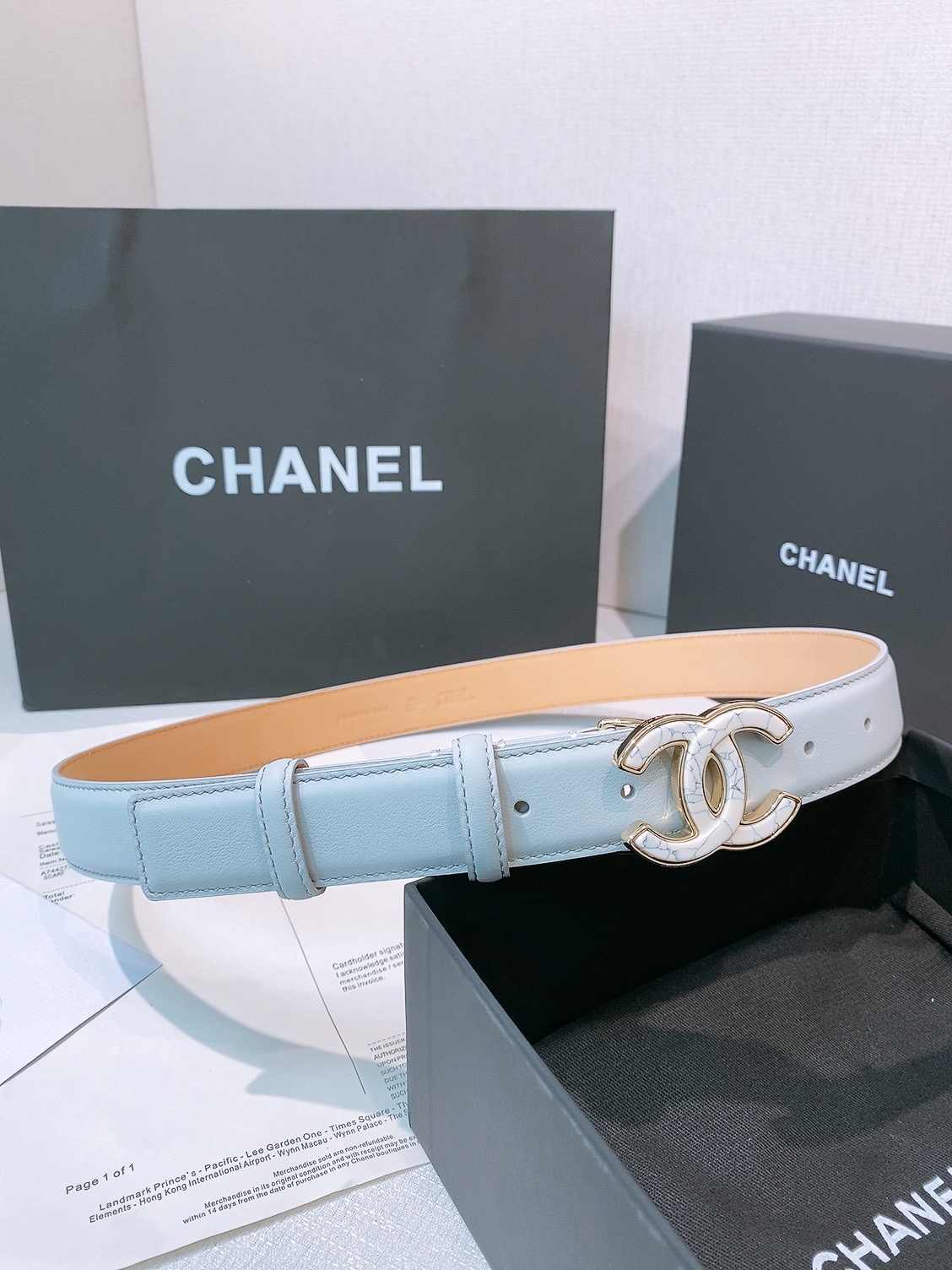 Chanel 宽度：𝟯 𝟬𝗰𝗺 香奈儿 CHANEL « 配全套 原包装 » 𝟐𝟔新款认图最新钢印 进口 小牛皮鳄鱼纹/+纯铜扣 开模对版正货钢印 细节完美一致