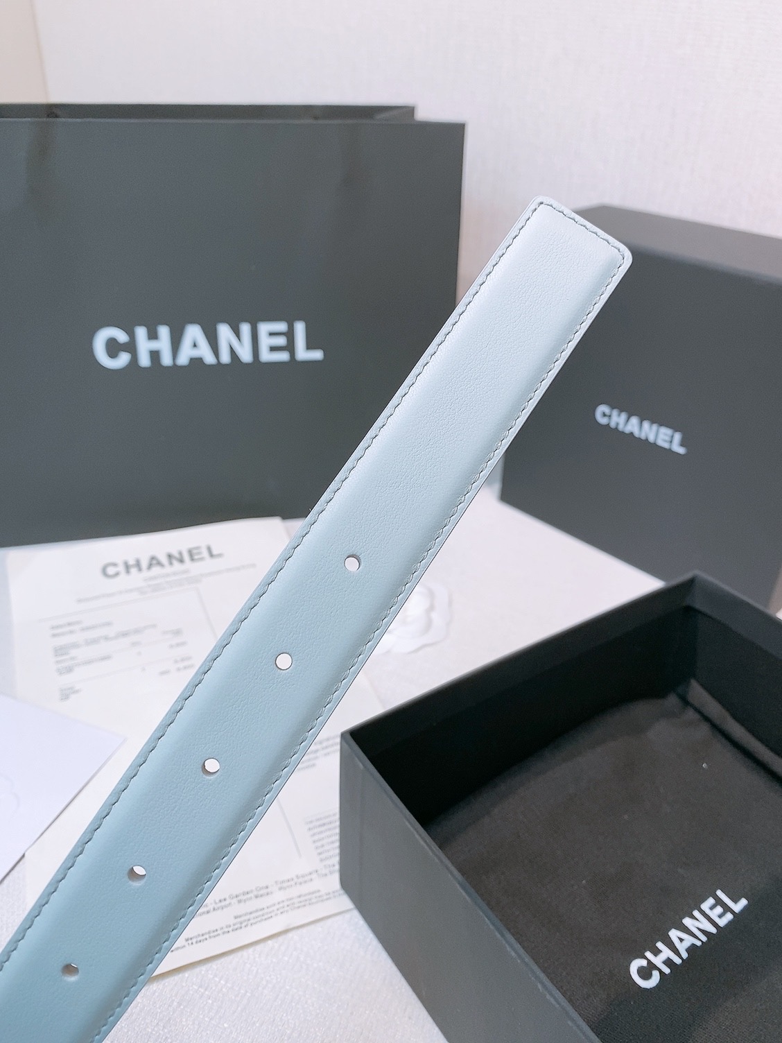 Chanel 宽度：𝟯 𝟬𝗰𝗺 香奈儿 CHANEL « 配全套 原包装 » 𝟐𝟔新款认图最新钢印 进口 小牛皮鳄鱼纹/+纯铜扣 开模对版正货钢印 细节完美一致