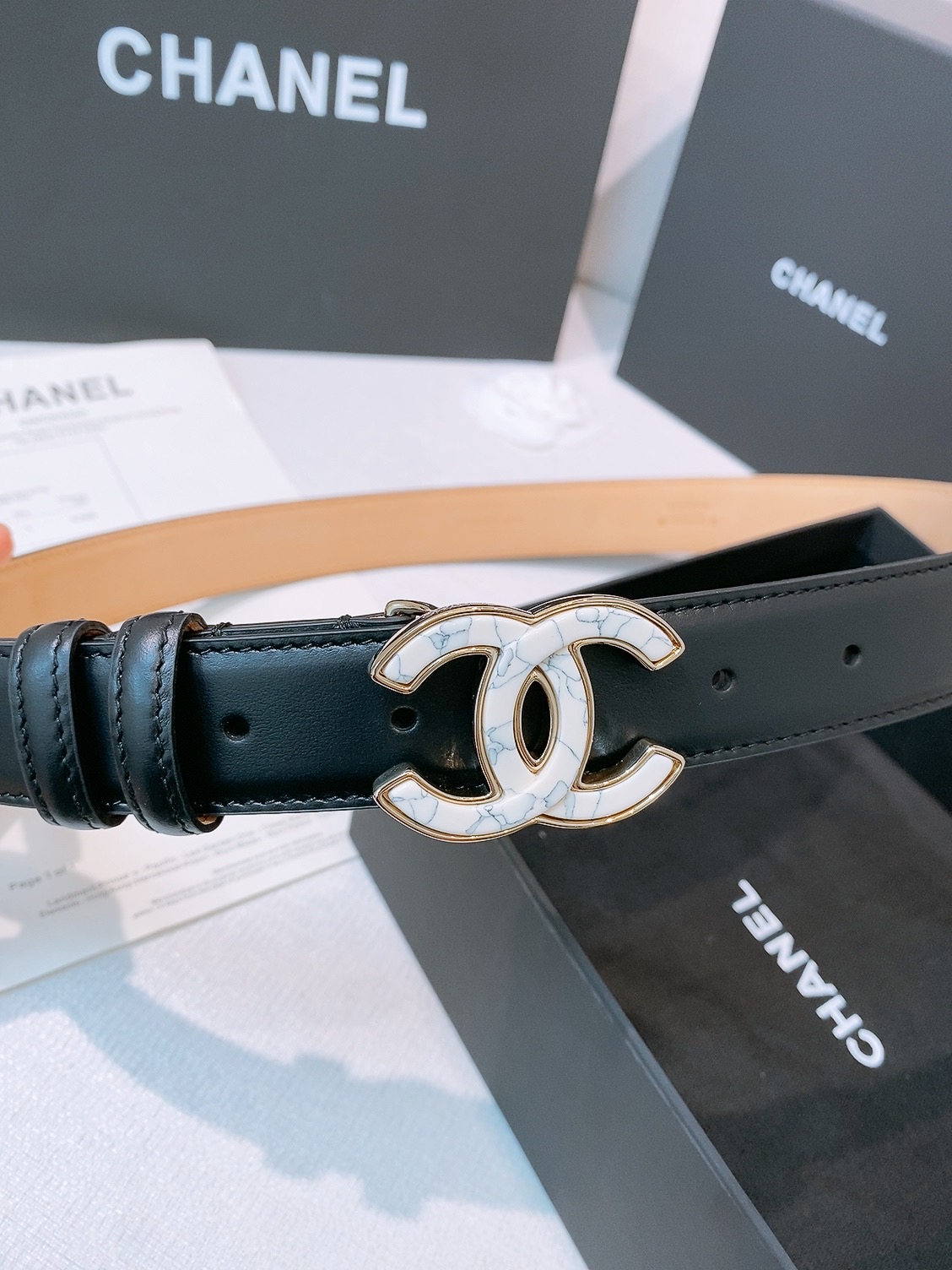 Chanel 宽度：𝟯 𝟬𝗰𝗺 香奈儿 CHANEL « 配全套 原包装 » 𝟐𝟔新款认图最新钢印 进口 小牛皮鳄鱼纹/+纯铜扣 开模对版正货钢印 细节完美一致