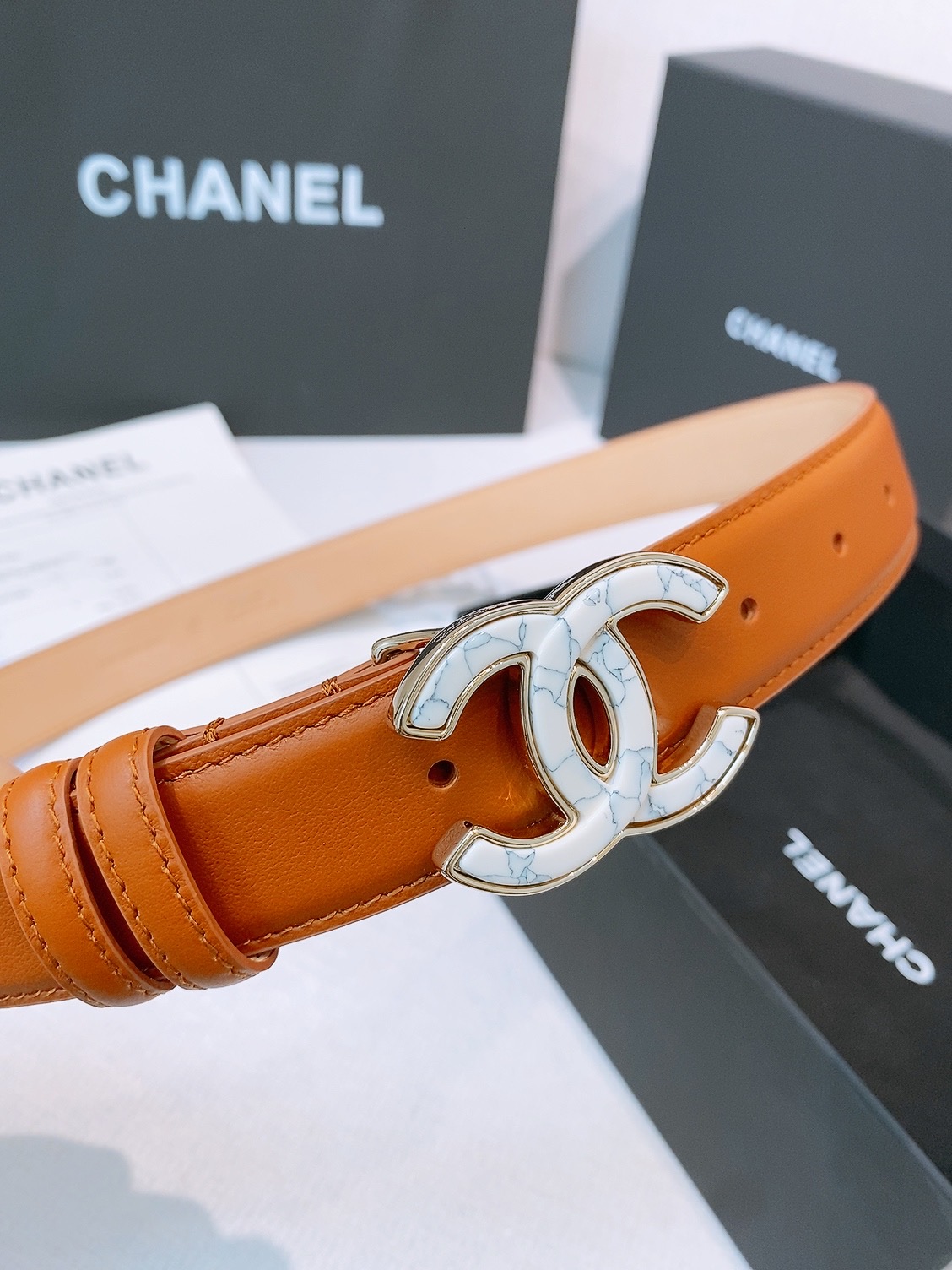 Chanel 宽度：𝟯 𝟬𝗰𝗺 香奈儿 CHANEL « 配全套 原包装 » 𝟐𝟔新款认图最新钢印 进口 小牛皮+纯铜扣 开模对版正货钢印 细节完美一致