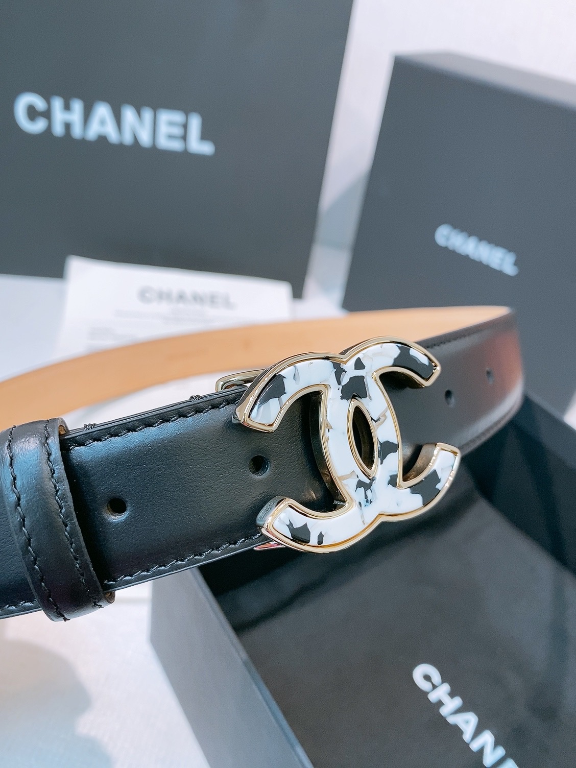 Chanel 宽度：𝟯 𝟬𝗰𝗺 香奈儿 CHANEL « 配全套 原包装 » 𝟐𝟔新款认图最新钢印 进口 小牛皮+纯铜扣 开模对版正货钢印 细节完美一致