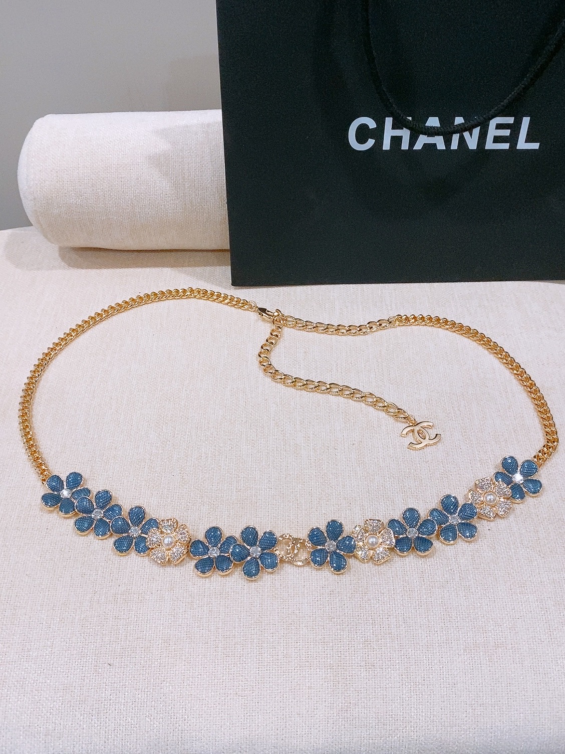 -香家小菊花腰链 beltChanel新入手的#菊花牛仔腰链 金属 人造珍珠 及水钻银与珍珠白 牛仔色系
