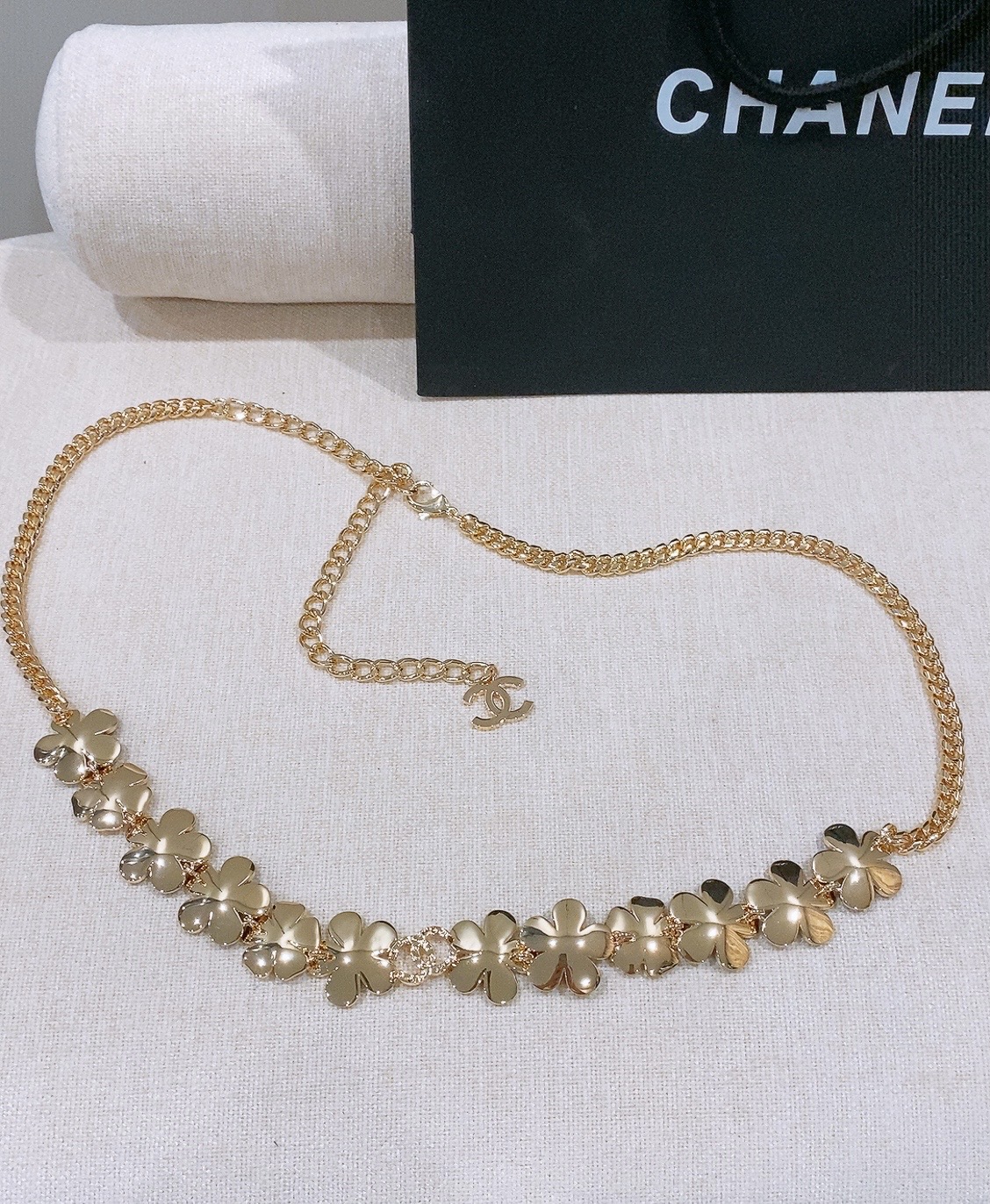 -香家小菊花腰链 beltChanel新入手的#菊花牛仔腰链 金属 人造珍珠 及水钻银与珍珠白 牛仔色系