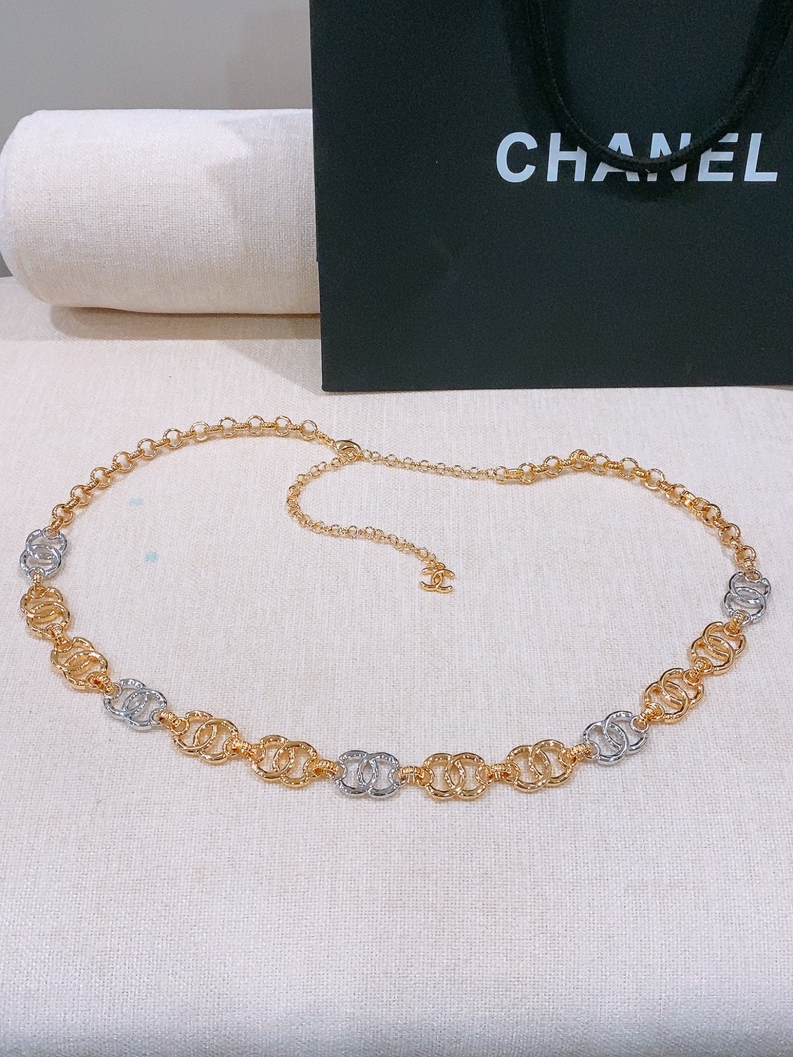 -Chanel CC黄铜腰链 定制螺纹配件 环环相扣 金 与 银 黄铜金属.精致银色系logo腰链 精致