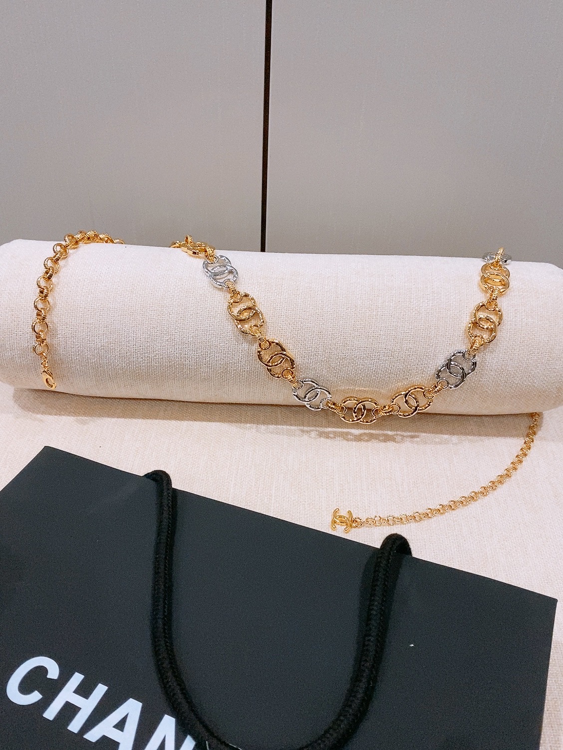 -Chanel CC黄铜腰链 定制螺纹配件 环环相扣 金 与 银 黄铜金属.精致银色系logo腰链 精致