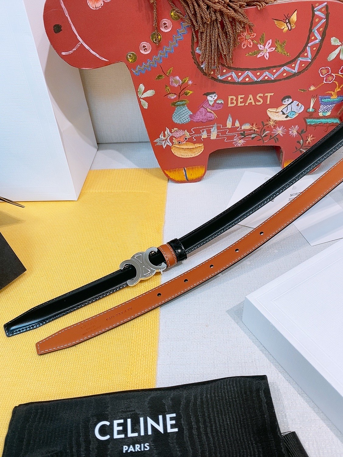 Celine双面窄版腰带 （1.8cm) 凯旋门