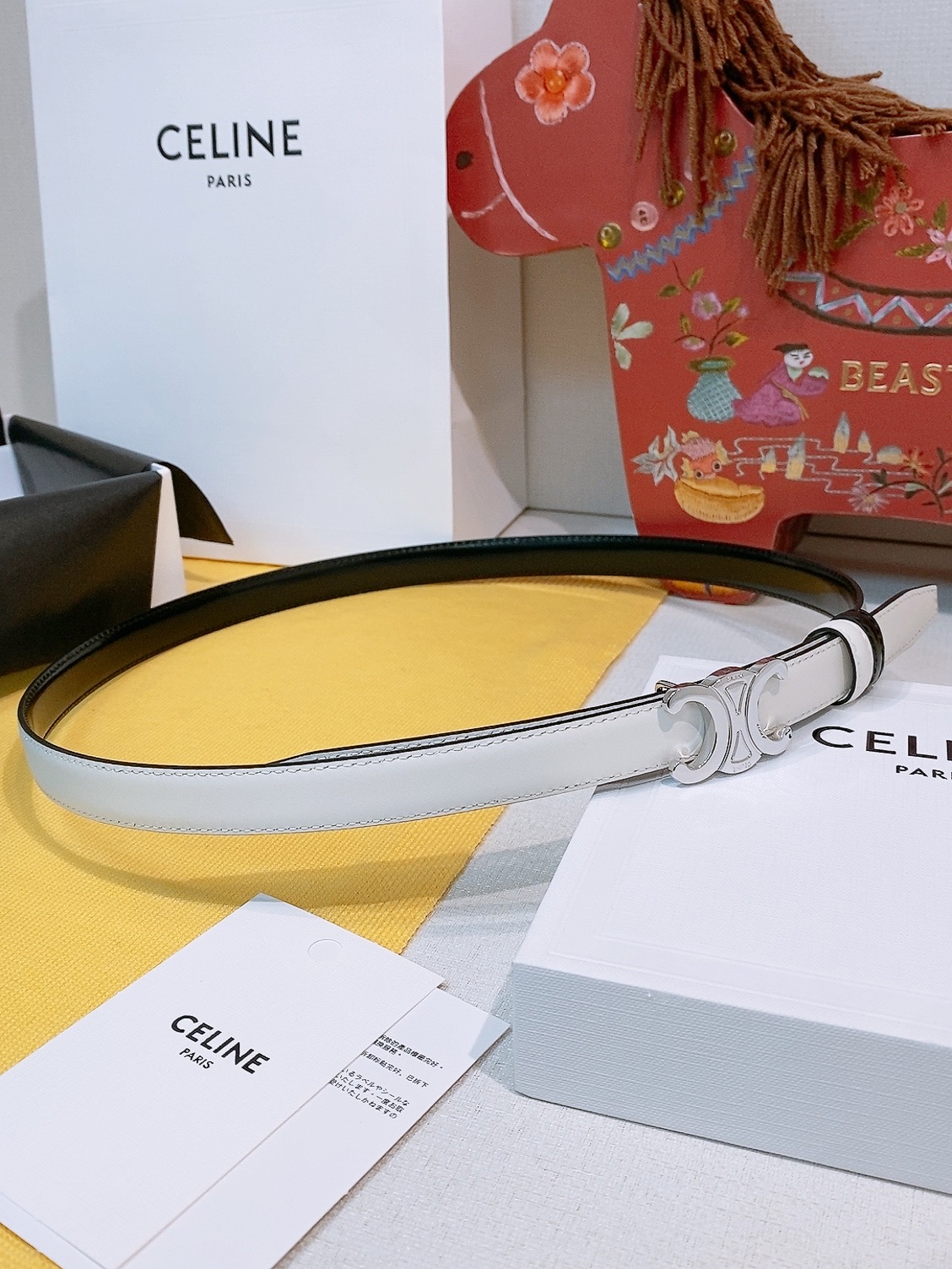 Celine双面窄版腰带 (1.8cm) 凯旋门 Celine双面窄版腰带 (1.8cm) 凯旋门