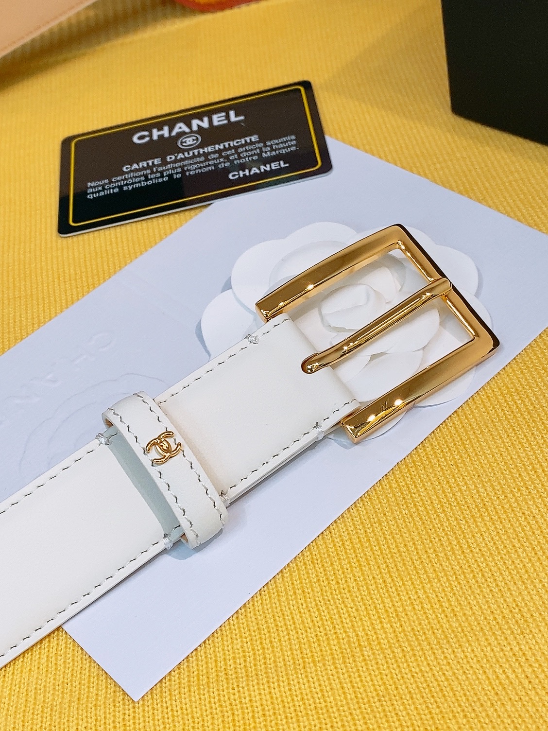 纯白皮 香家✨ Leather belt 30mm 皮质腰带 简约方形金属扣头,搭配光滑小牛皮腰带,品牌标志性通勤配饰, 纯白皮 香家✨ Leather belt 30mm 皮质腰带 简约方形金属扣头,搭配光滑小牛皮腰带,品牌标志性通勤配饰,