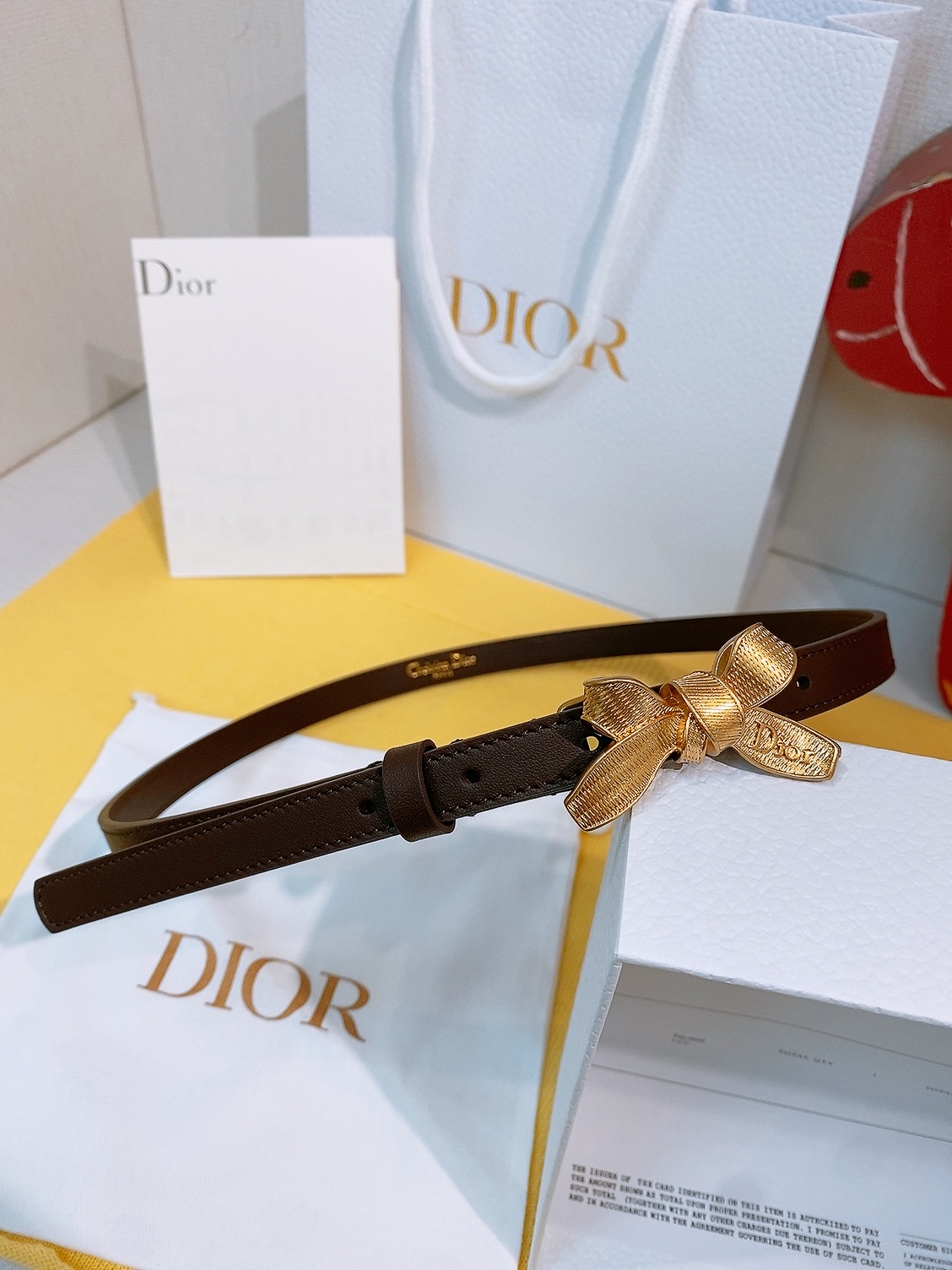 -迪家新款蝴蝶结🎀复古腰带 Dior这款Montaigne Treasure腰带是2026秋季成衣系列全新单品,彰显生动 -迪家新款蝴蝶结🎀复古腰带 Dior这款Montaigne Treasure腰带是2026秋季成衣系列全新单品,彰显生动