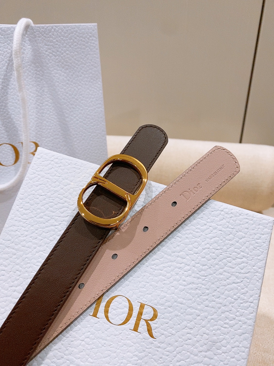 -迪家✨ Montaigne Belt 25mm 进口小牛皮腰带(经典亮面CD搭扣款) 甄选小牛皮打造,侧边手工编织工艺 -迪家✨ Montaigne Belt 25mm 进口小牛皮腰带(经典亮面CD搭扣款) 甄选小牛皮打造,侧边手工编织工艺
