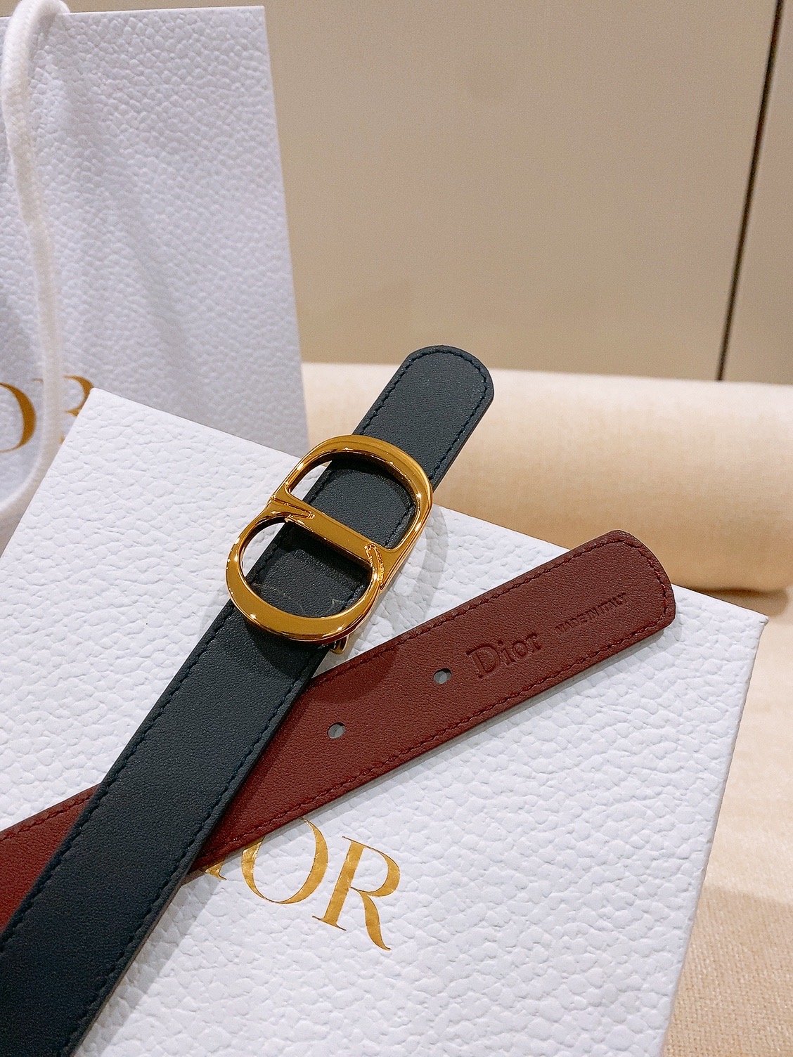 -迪家✨ Montaigne Belt 25mm 进口小牛皮腰带(经典亮面CD搭扣款) 甄选小牛皮打造,侧边手工编织工艺 -迪家✨ Montaigne Belt 25mm 进口小牛皮腰带(经典亮面CD搭扣款) 甄选小牛皮打造,侧边手工编织工艺