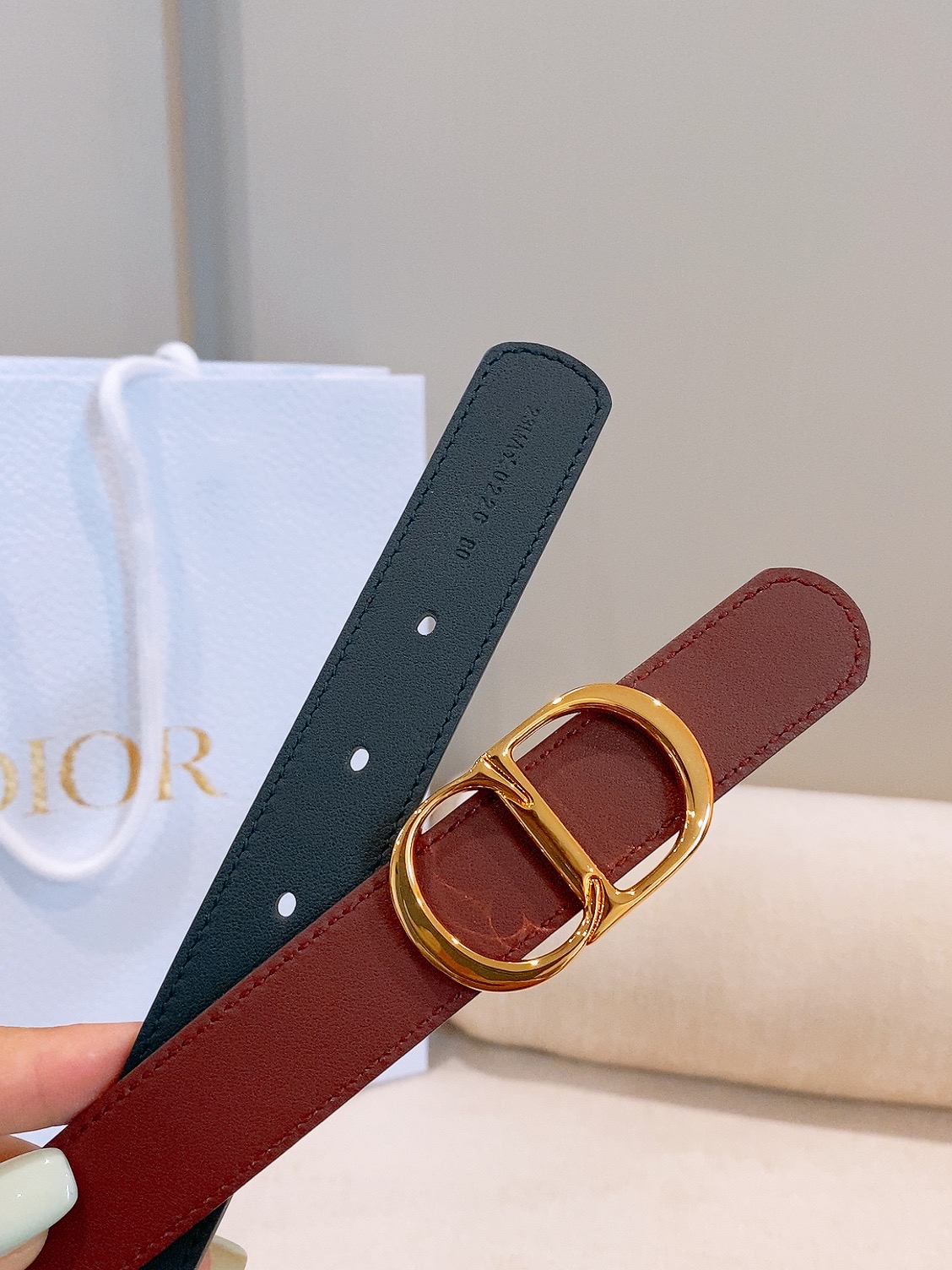 -迪家✨ Montaigne Belt 25mm 进口小牛皮腰带(经典亮面CD搭扣款) 甄选小牛皮打造,侧边手工编织工艺 -迪家✨ Montaigne Belt 25mm 进口小牛皮腰带(经典亮面CD搭扣款) 甄选小牛皮打造,侧边手工编织工艺