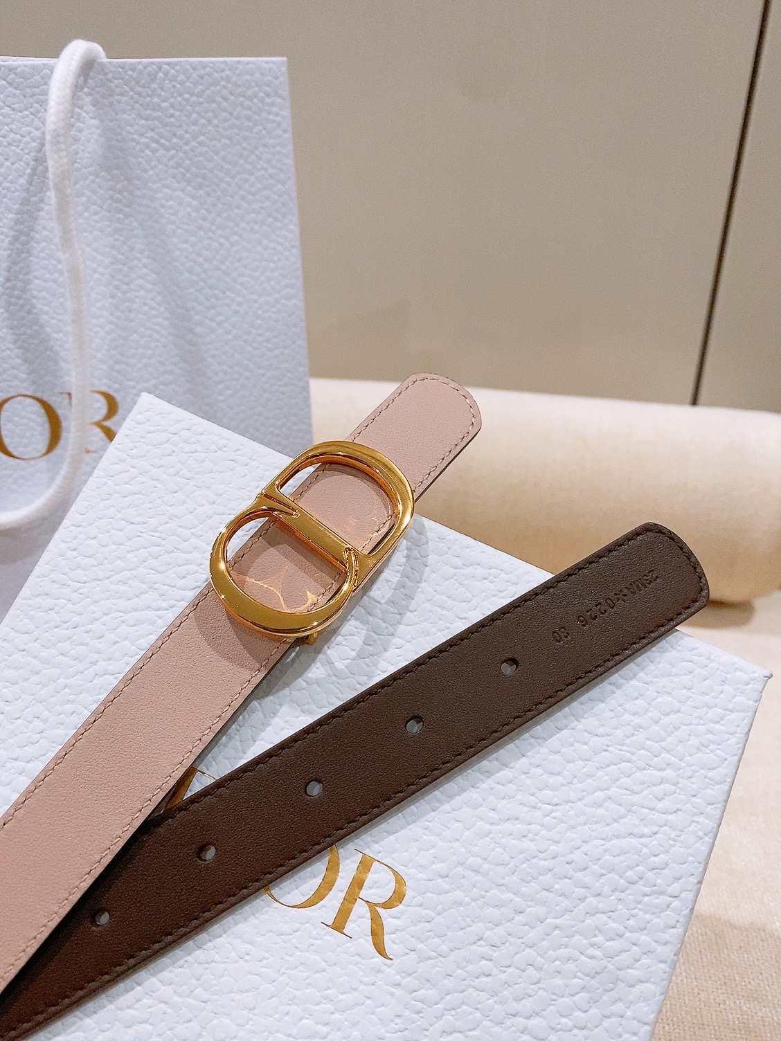 -迪家✨ Montaigne Belt 25mm 进口小牛皮腰带(经典亮面CD搭扣款) 甄选小牛皮打造,侧边手工编织工艺 -迪家✨ Montaigne Belt 25mm 进口小牛皮腰带(经典亮面CD搭扣款) 甄选小牛皮打造,侧边手工编织工艺