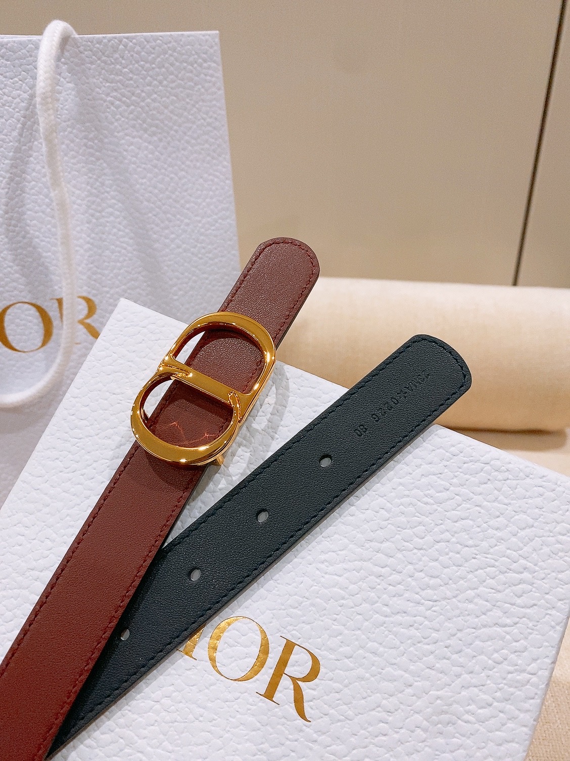 -迪家✨ Montaigne Belt 25mm 进口小牛皮腰带(经典亮面CD搭扣款) 甄选小牛皮打造,侧边手工编织工艺 -迪家✨ Montaigne Belt 25mm 进口小牛皮腰带(经典亮面CD搭扣款) 甄选小牛皮打造,侧边手工编织工艺