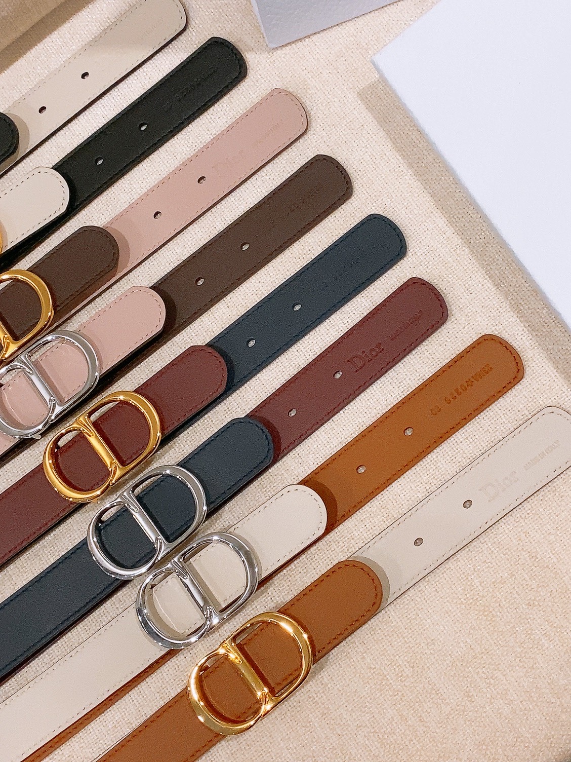 -迪家✨ Montaigne Belt 25mm 进口小牛皮腰带(经典亮面CD搭扣款) 甄选小牛皮打造,侧边手工编织工艺 -迪家✨ Montaigne Belt 25mm 进口小牛皮腰带(经典亮面CD搭扣款) 甄选小牛皮打造,侧边手工编织工艺