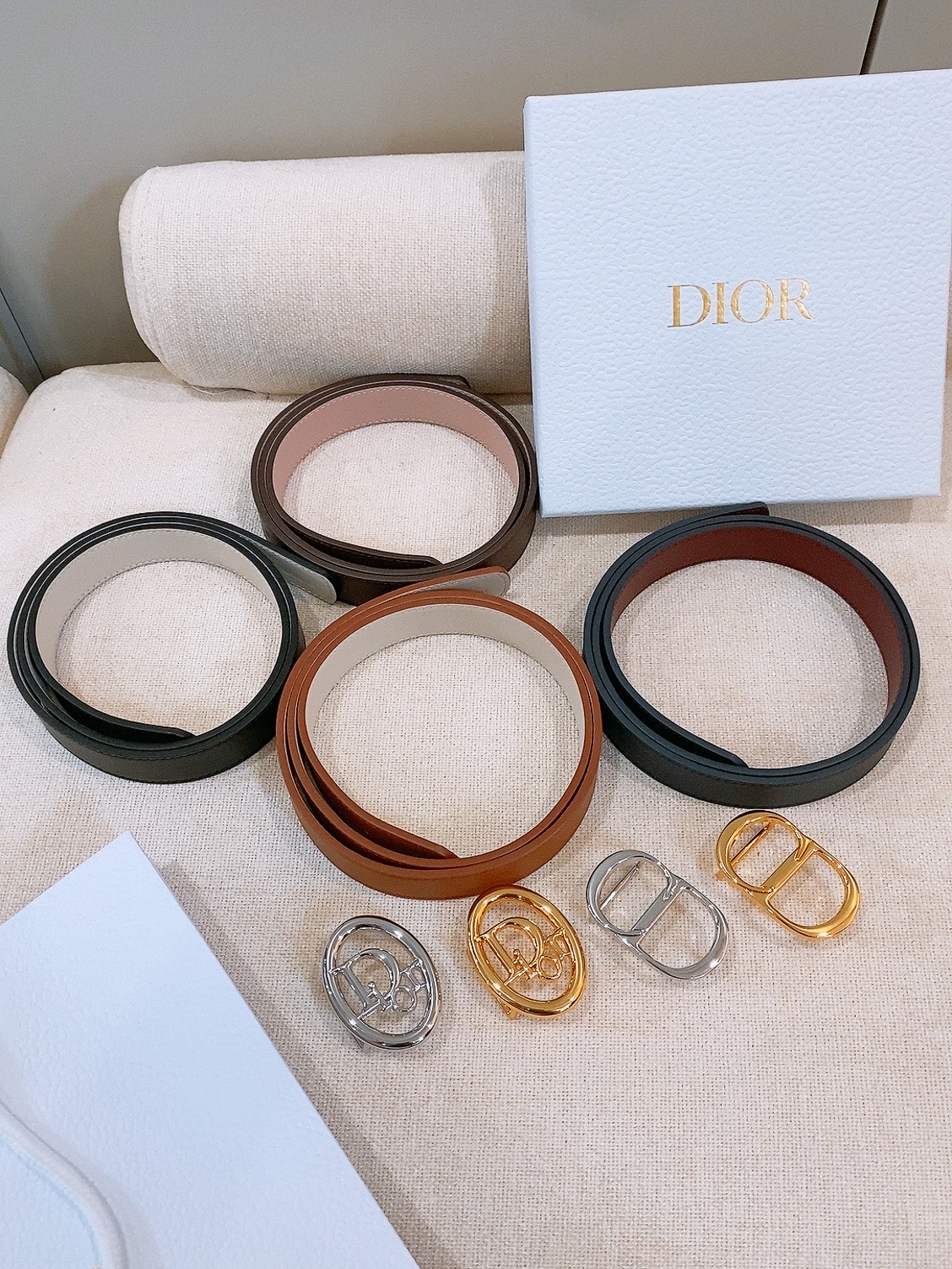 -迪家✨ Montaigne Belt 25mm 进口小牛皮腰带(经典亮面CD搭扣款) 甄选小牛皮打造,侧边手工编织工艺 -迪家✨ Montaigne Belt 25mm 进口小牛皮腰带(经典亮面CD搭扣款) 甄选小牛皮打造,侧边手工编织工艺